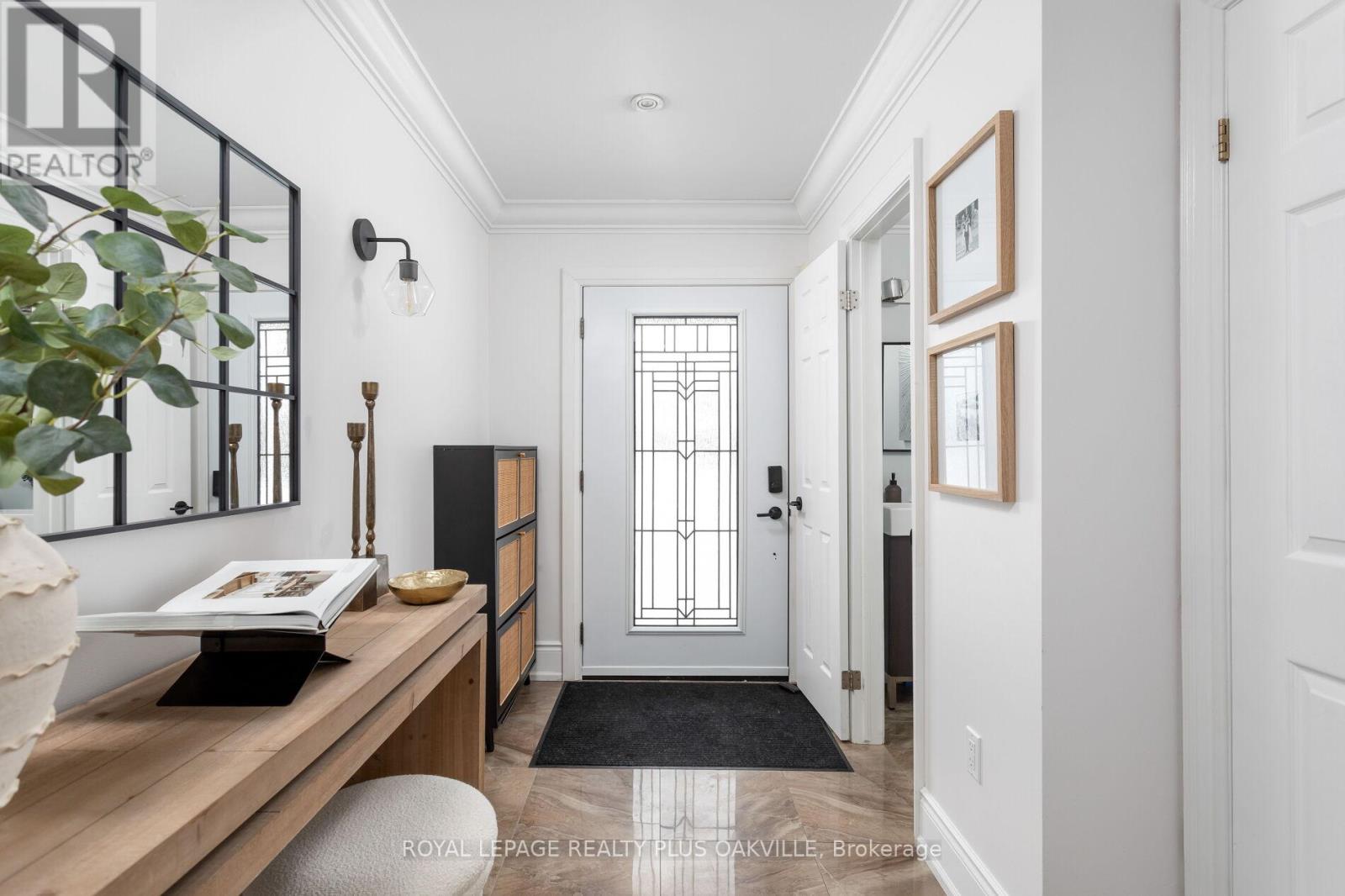 4074 Kryzan Drive, Burlington, Ontario  L7M 4Z4 - Photo 4 - W12735418