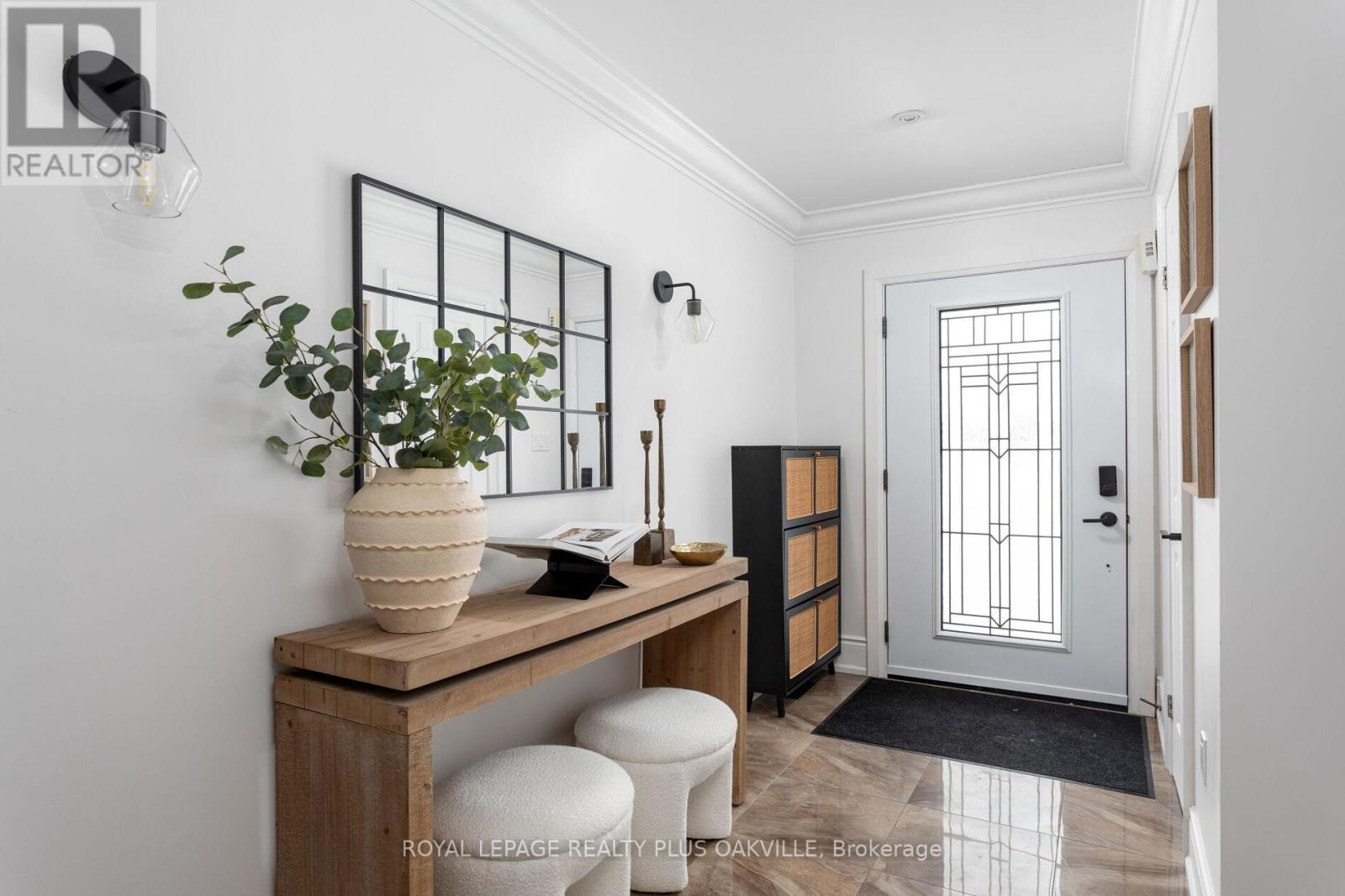 4074 Kryzan Drive, Burlington, Ontario  L7M 4Z4 - Photo 5 - W12735418