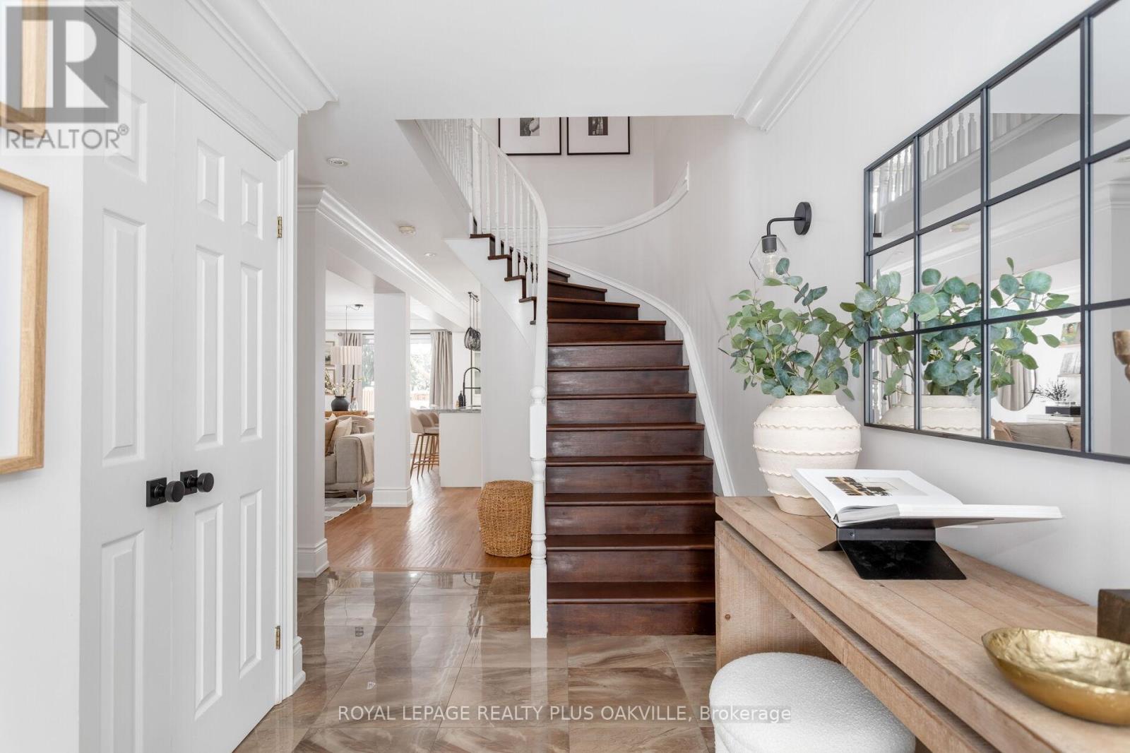 4074 Kryzan Drive, Burlington, Ontario  L7M 4Z4 - Photo 6 - W12735418