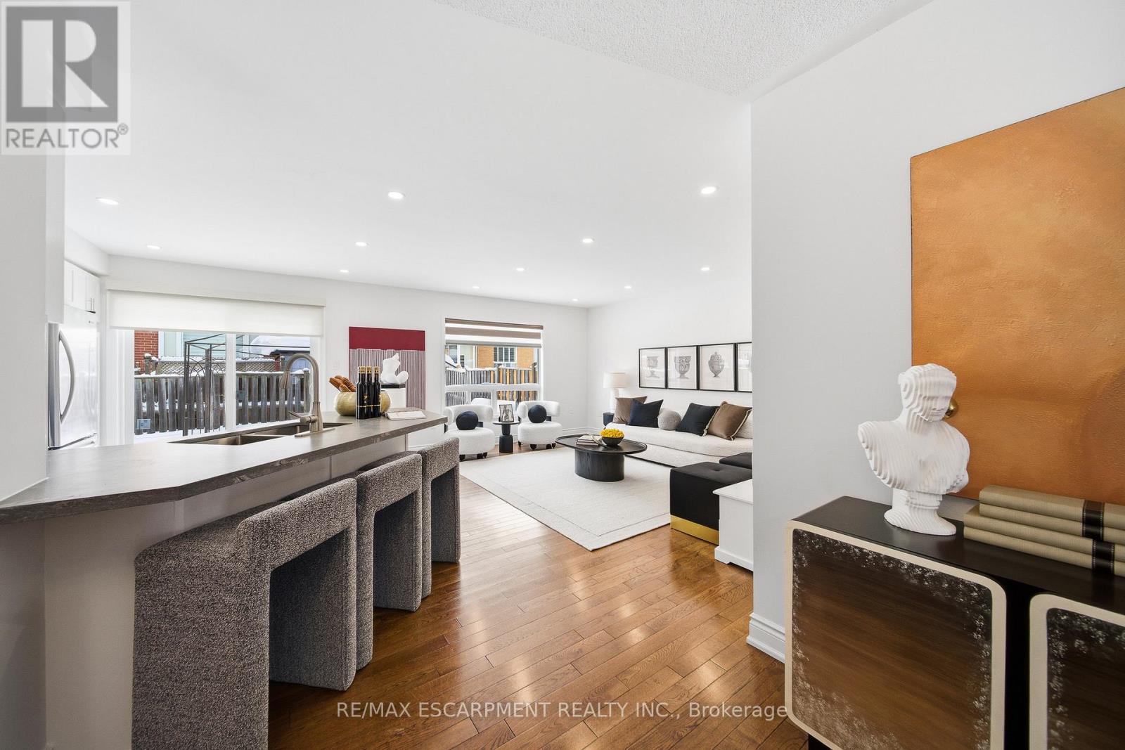 911 Zelinsky Crescent, Milton, Ontario  L9T 0L5 - Photo 10 - W12735434