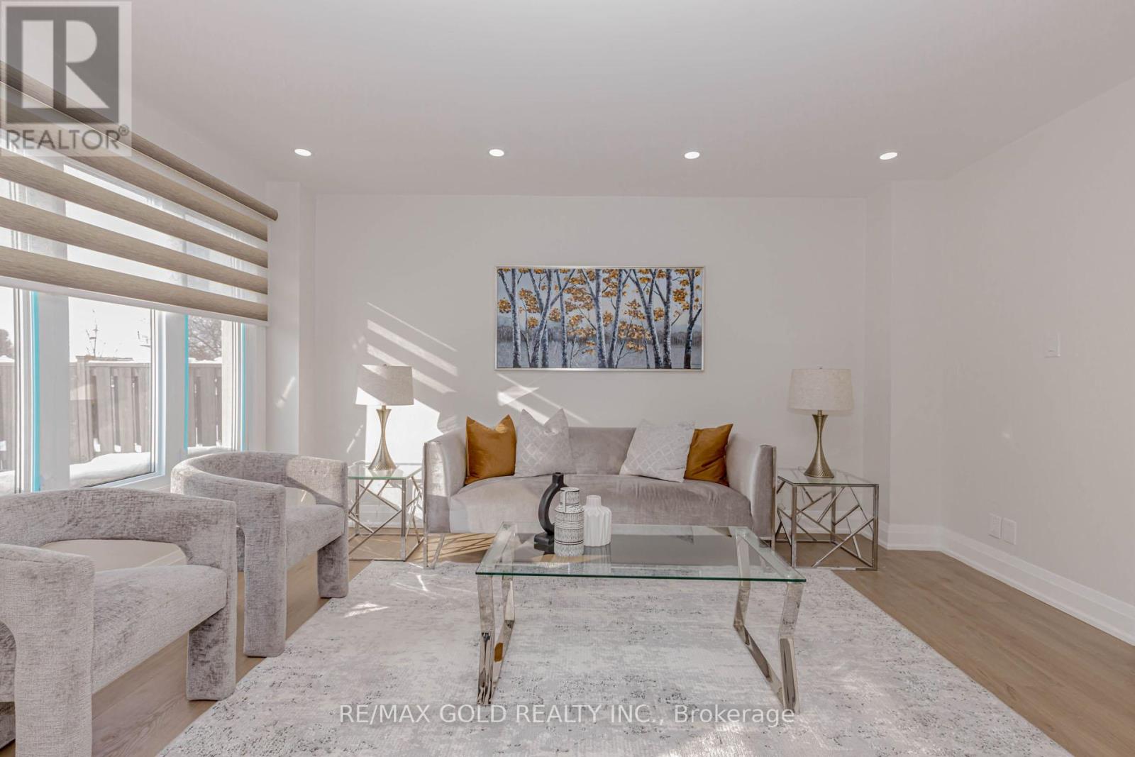 78 Deerpark Crescent, Brampton, Ontario  L6X 2T7 - Photo 3 - W12735454