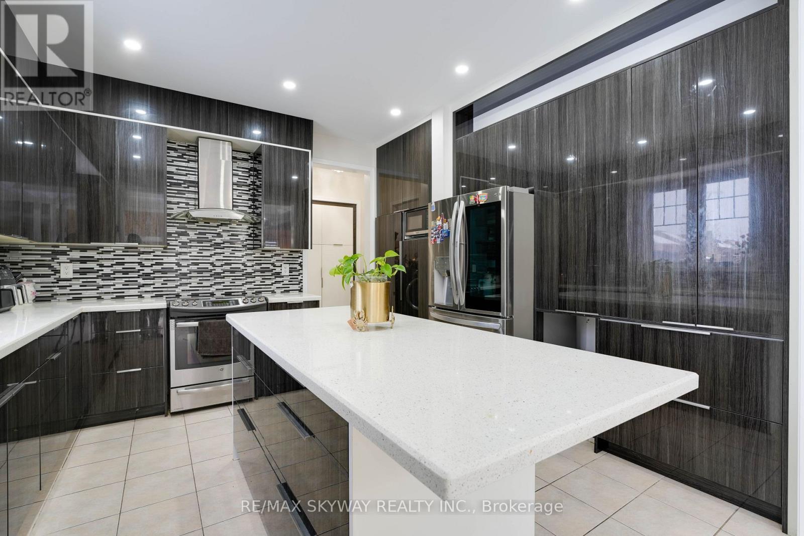 67 Veterans Drive, Brampton, Ontario  L7A 0T6 - Photo 18 - W12735504