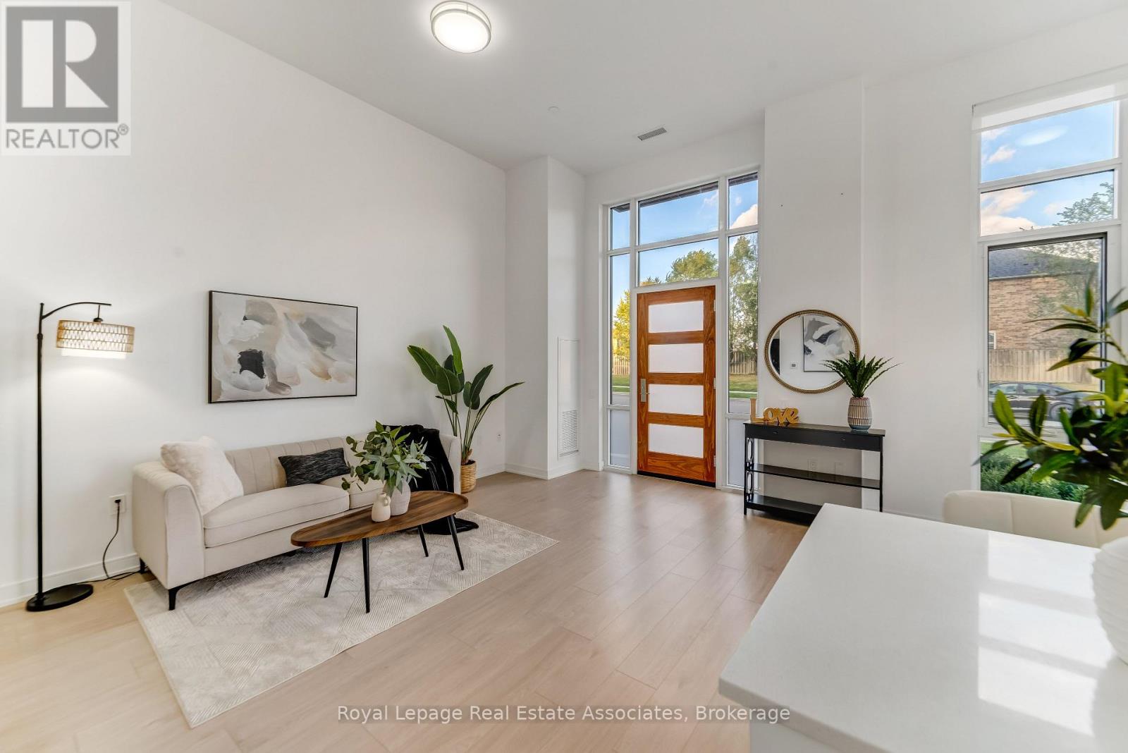 124 - 8 NAHANI WAY, Mississauga, Ontario