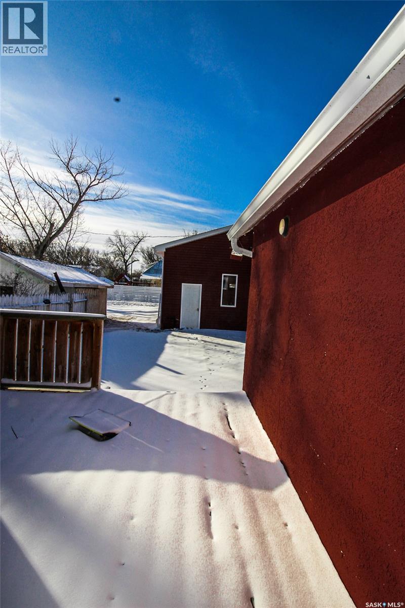 689 2nd Street W, Shaunavon, Saskatchewan  S0N 2M0 - Photo 23 - SK027533