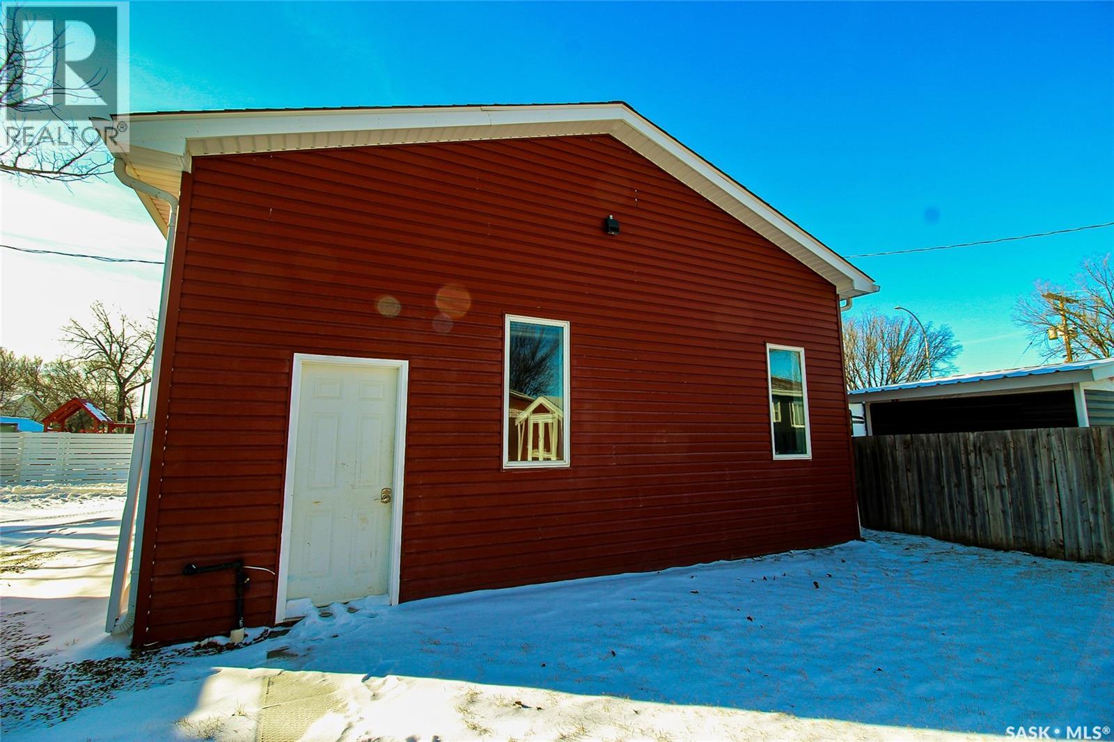 689 2nd Street W, Shaunavon, Saskatchewan  S0N 2M0 - Photo 25 - SK027533