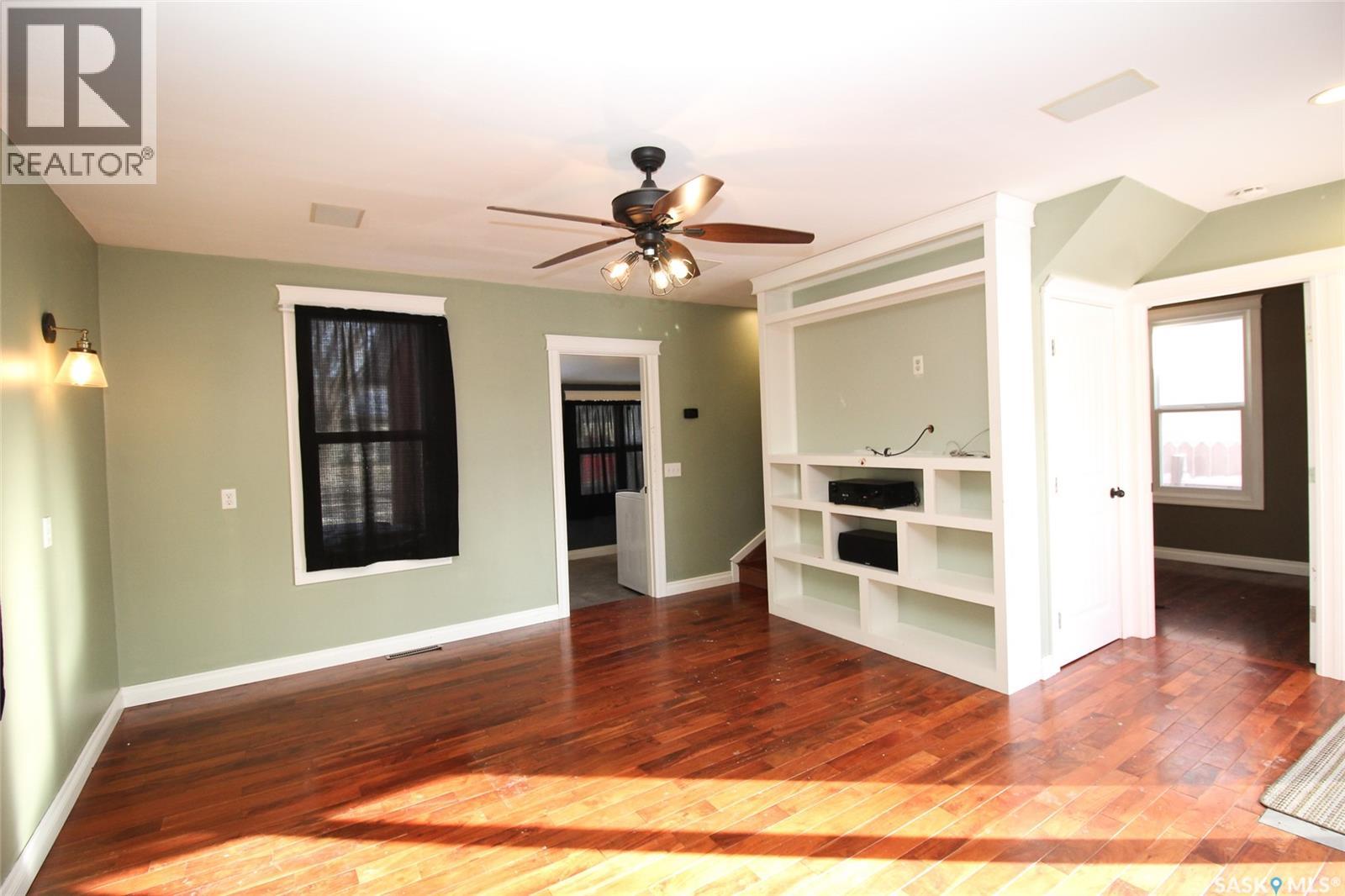 689 2nd Street W, Shaunavon, Saskatchewan  S0N 2M0 - Photo 4 - SK027533