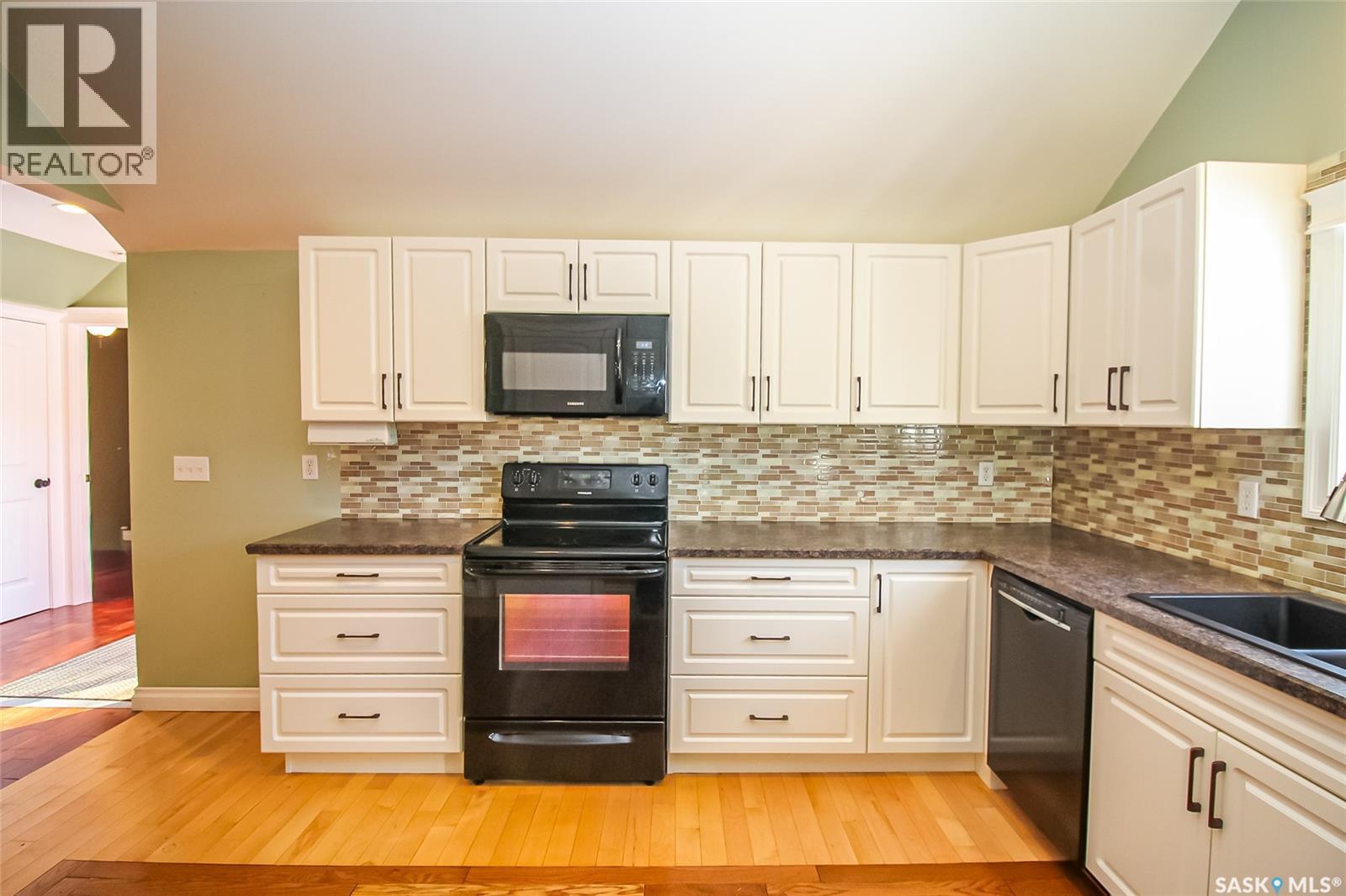 689 2nd Street W, Shaunavon, Saskatchewan  S0N 2M0 - Photo 8 - SK027533