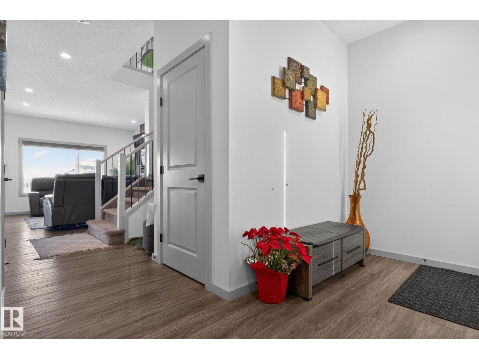 9514 Pear Cl Sw, Edmonton, Alberta  T6X 2N6 - Photo 9 - E4471093