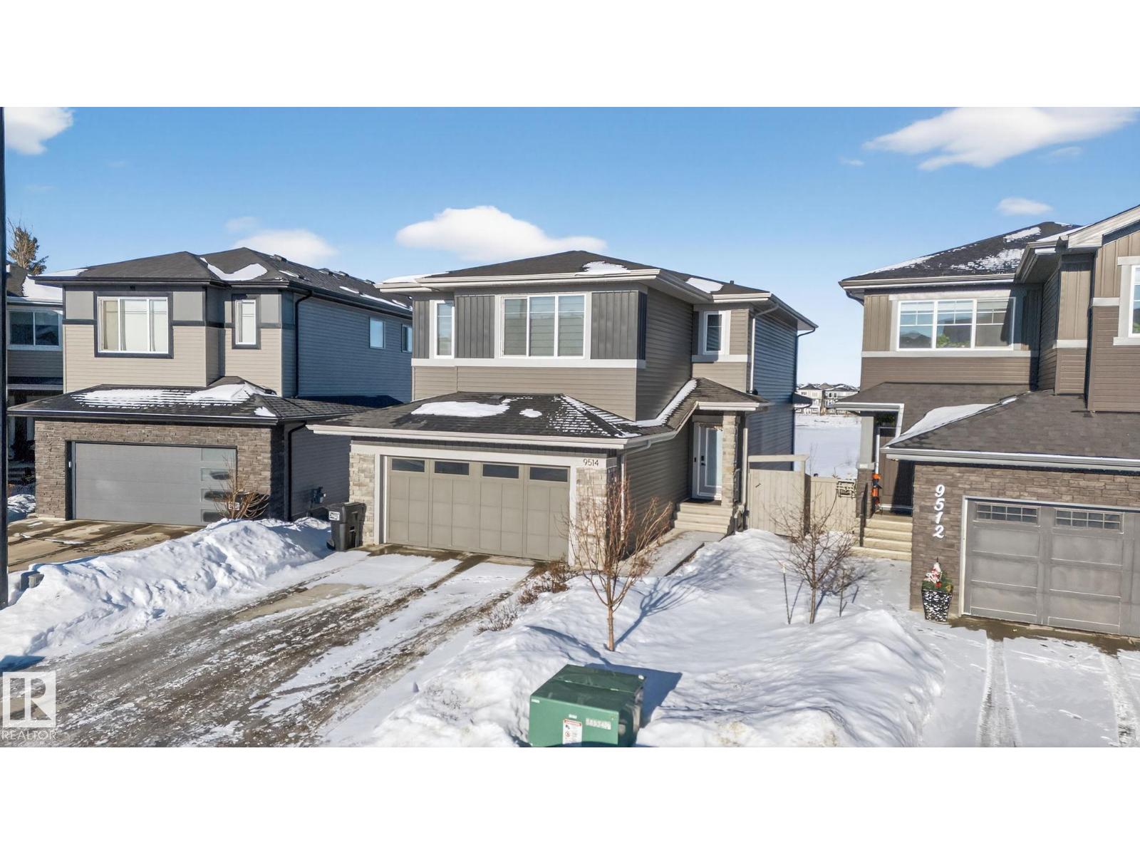 9514 PEAR CL SW, Edmonton, Alberta