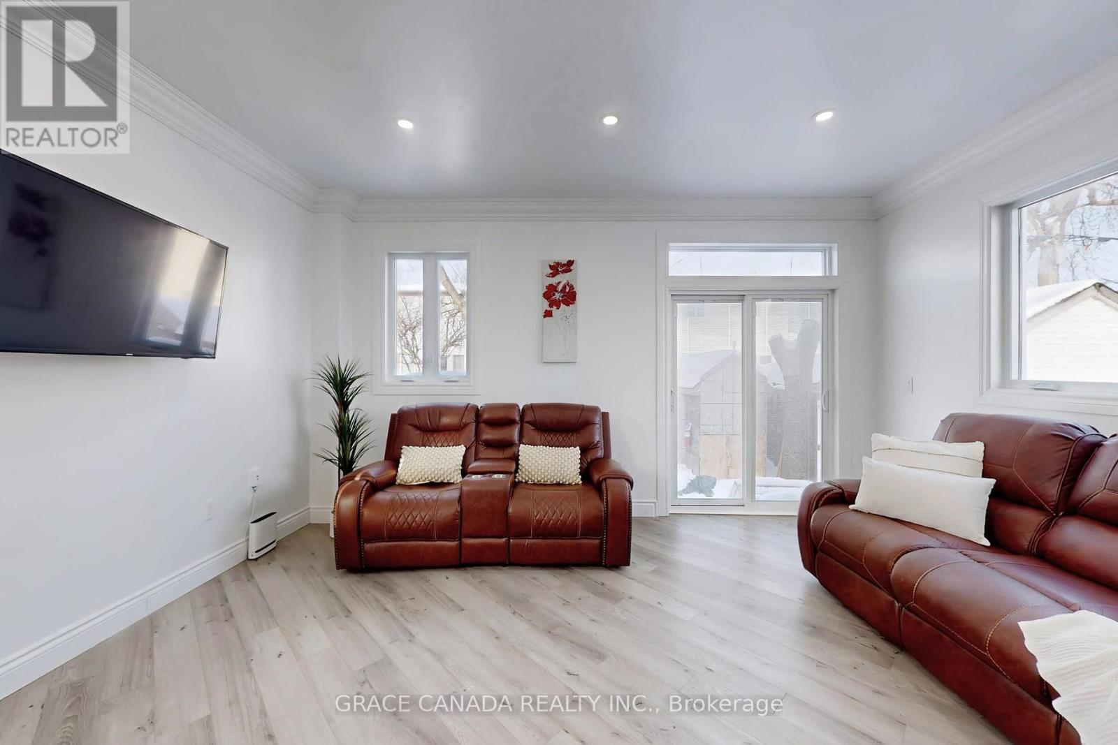 85 Albany Avenue, Hamilton, Ontario  L8H 2H4 - Photo 10 - X12735484