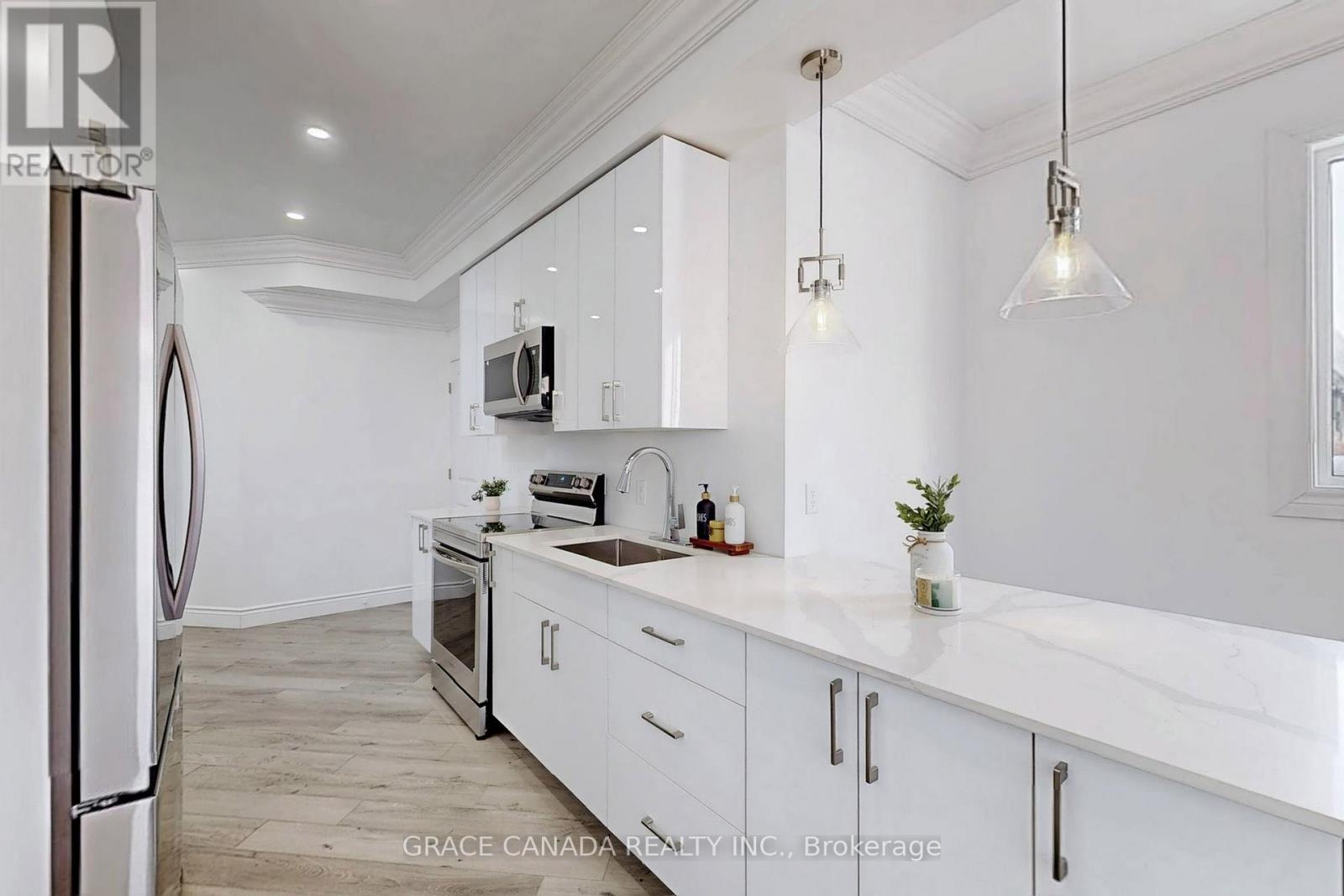 85 Albany Avenue, Hamilton, Ontario  L8H 2H4 - Photo 13 - X12735484