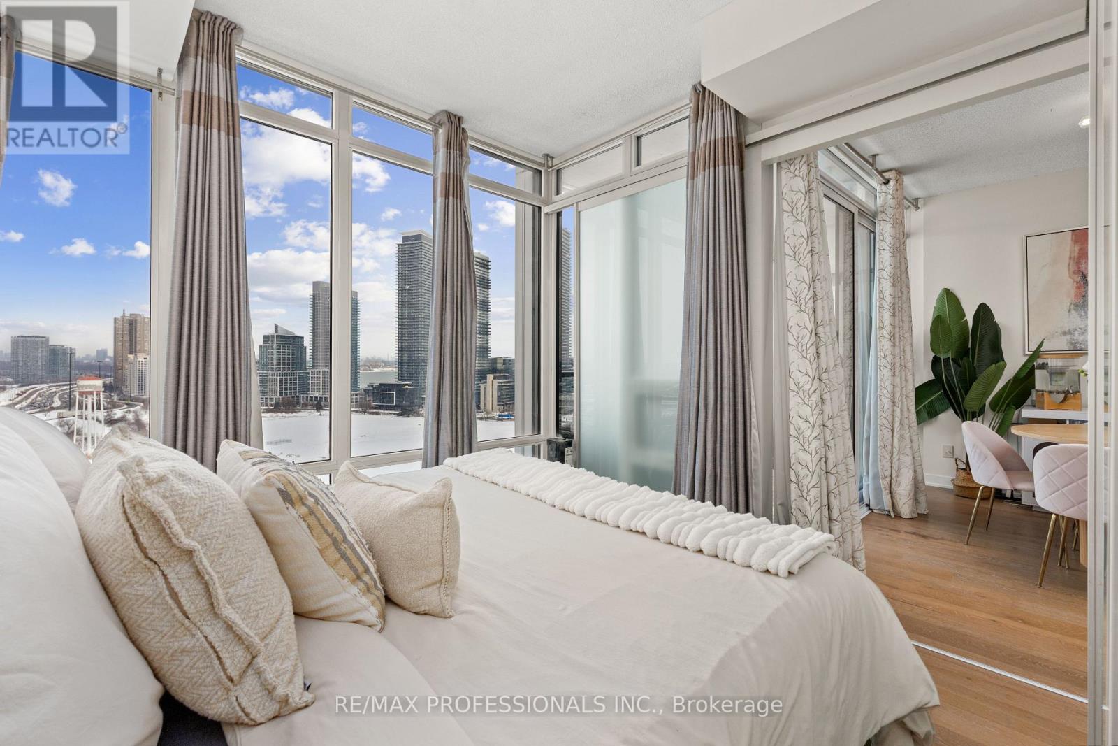 1810 - 90 Park Lawn Road, Toronto, Ontario  M8Y 0B6 - Photo 13 - W12735470