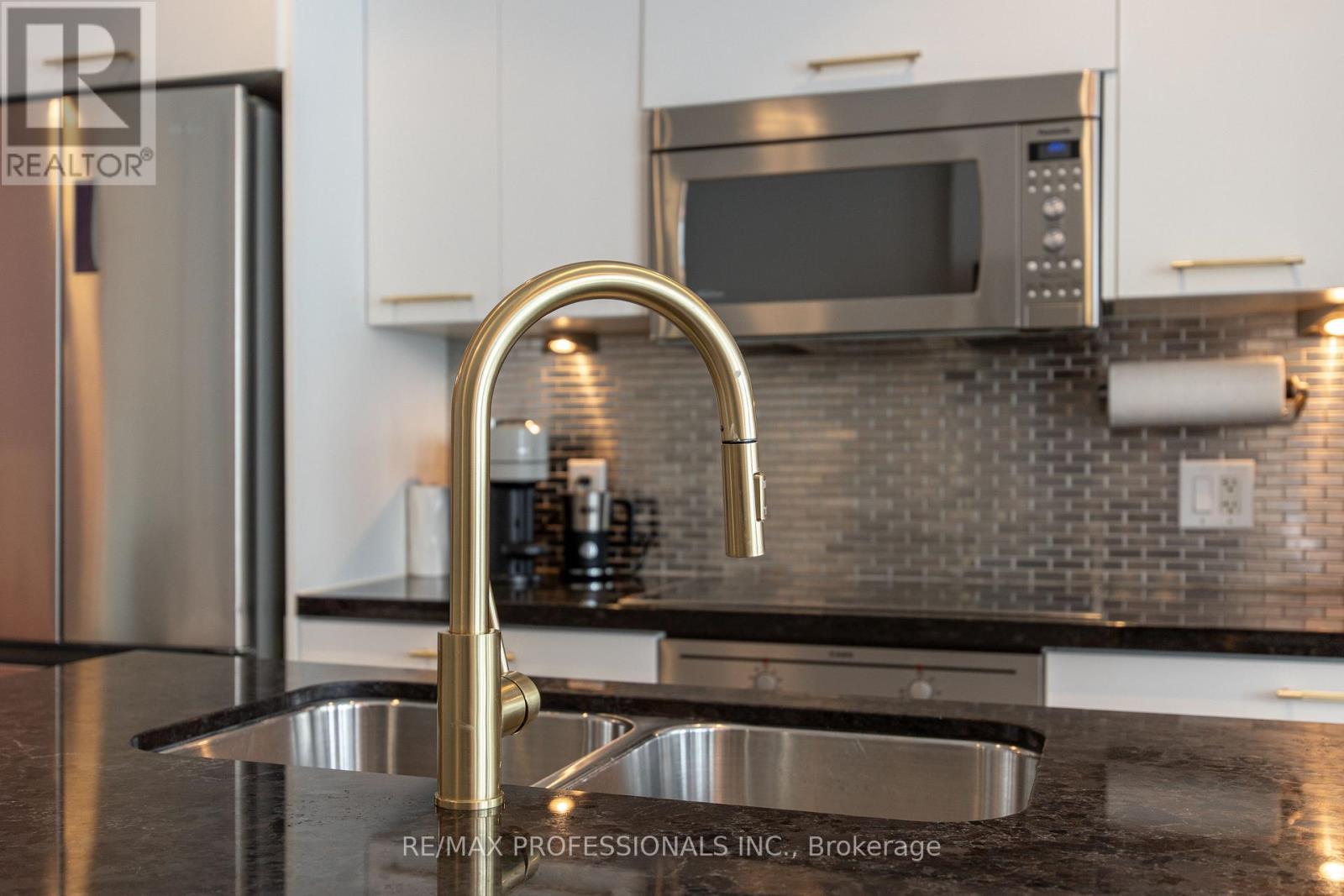 1810 - 90 Park Lawn Road, Toronto, Ontario  M8Y 0B6 - Photo 6 - W12735470