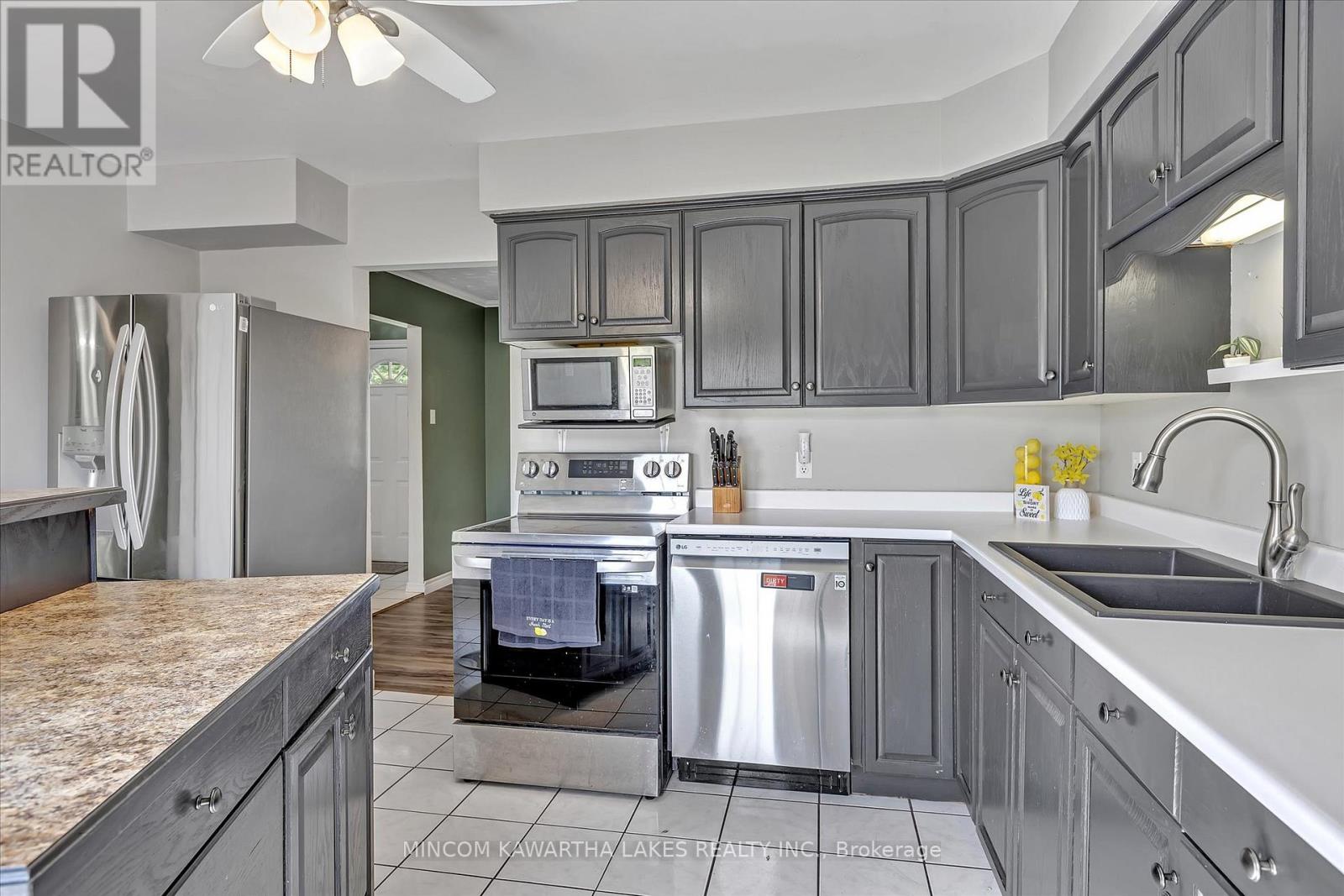 1405 Hiawatha Line, Otonabee-South Monaghan, Ontario  K9J 6X8 - Photo 12 - X12373406