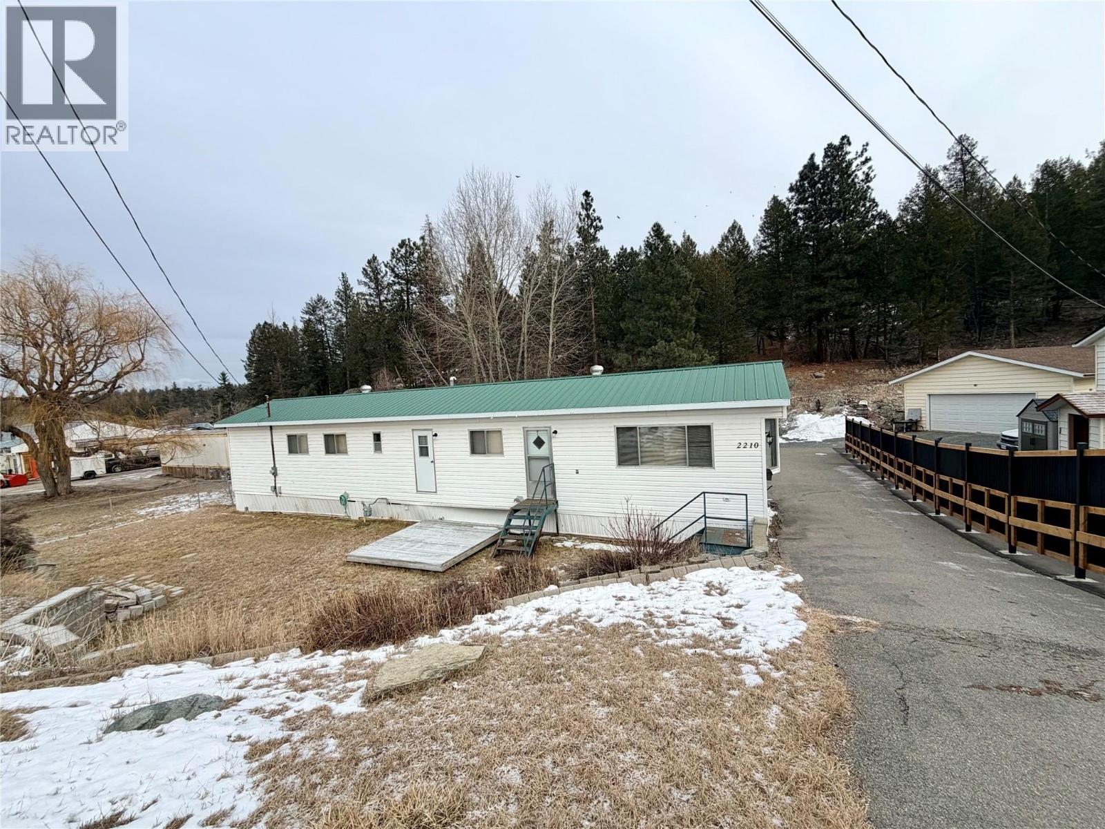 2210 34th Avenue N, Cranbrook, British Columbia  V1C 4L6 - Photo 1 - 10373824