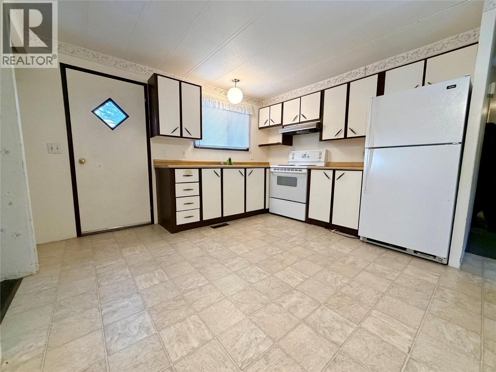 2210 34th Avenue N, Cranbrook, British Columbia  V1C 4L6 - Photo 6 - 10373824