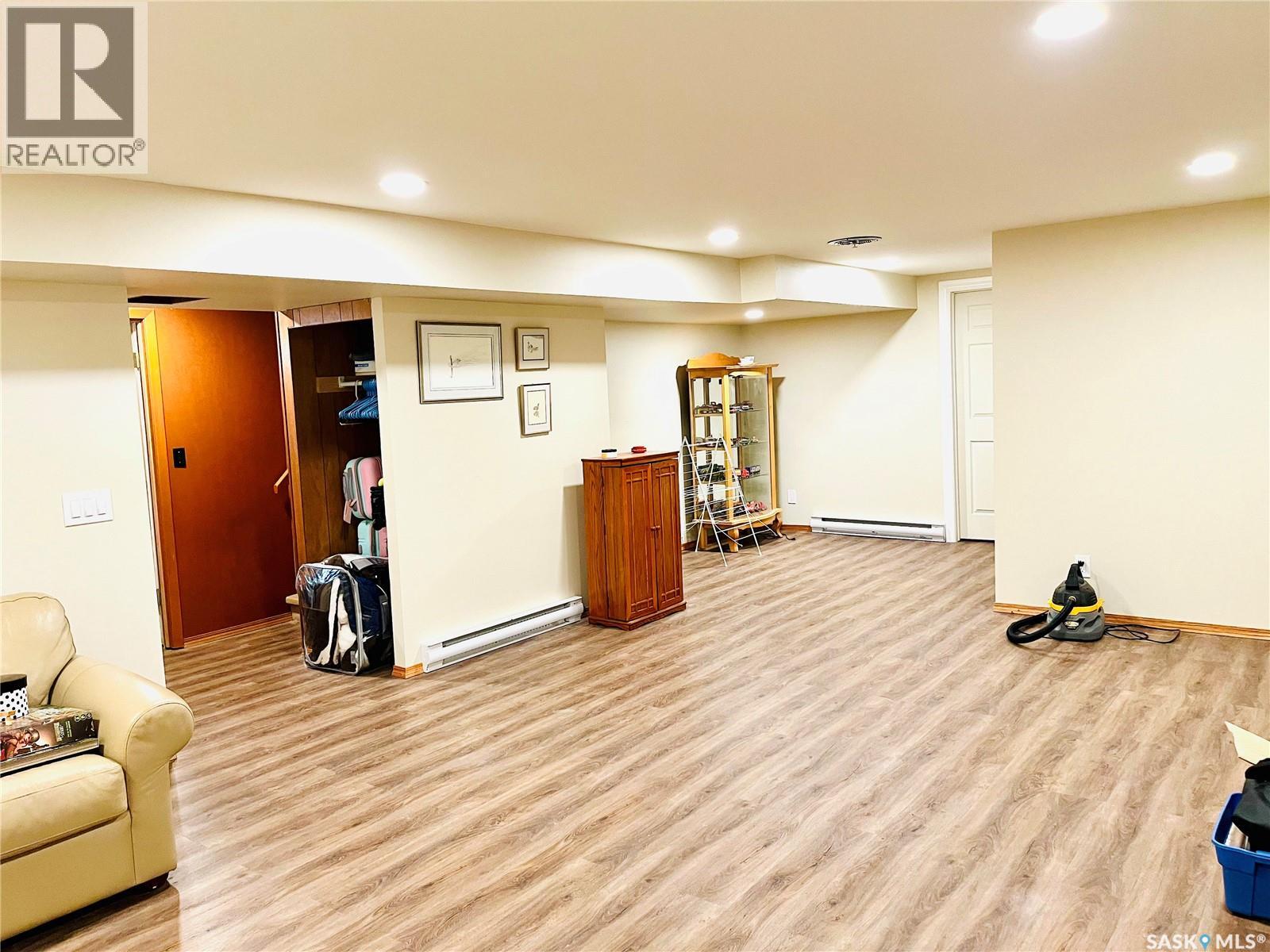 792 3rd Street E, Shaunavon, Saskatchewan  S0N 0C4 - Photo 20 - SK014373