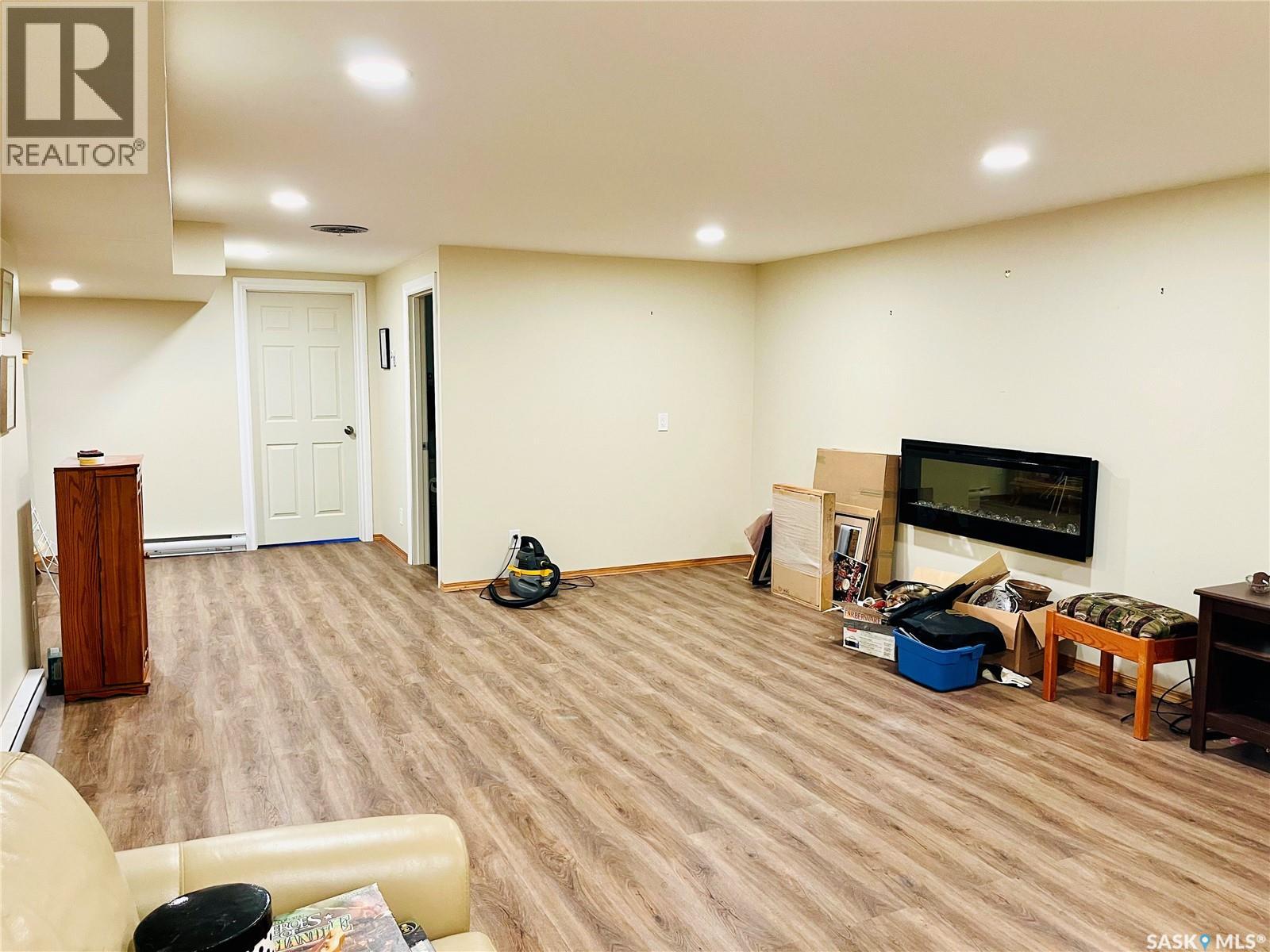 792 3rd Street E, Shaunavon, Saskatchewan  S0N 0C4 - Photo 23 - SK014373