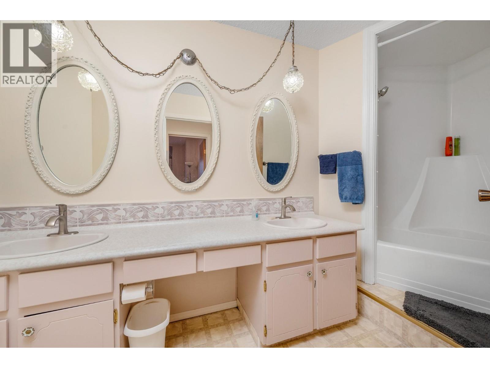 5860 Learmouth Road, Lavington, British Columbia  V1B 3E6 - Photo 34 - 10374014