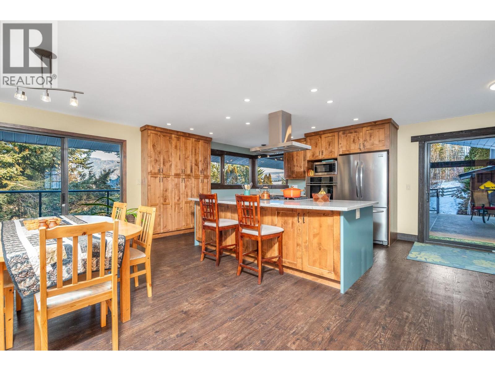 5860 Learmouth Road, Lavington, British Columbia  V1B 3E6 - Photo 7 - 10374014