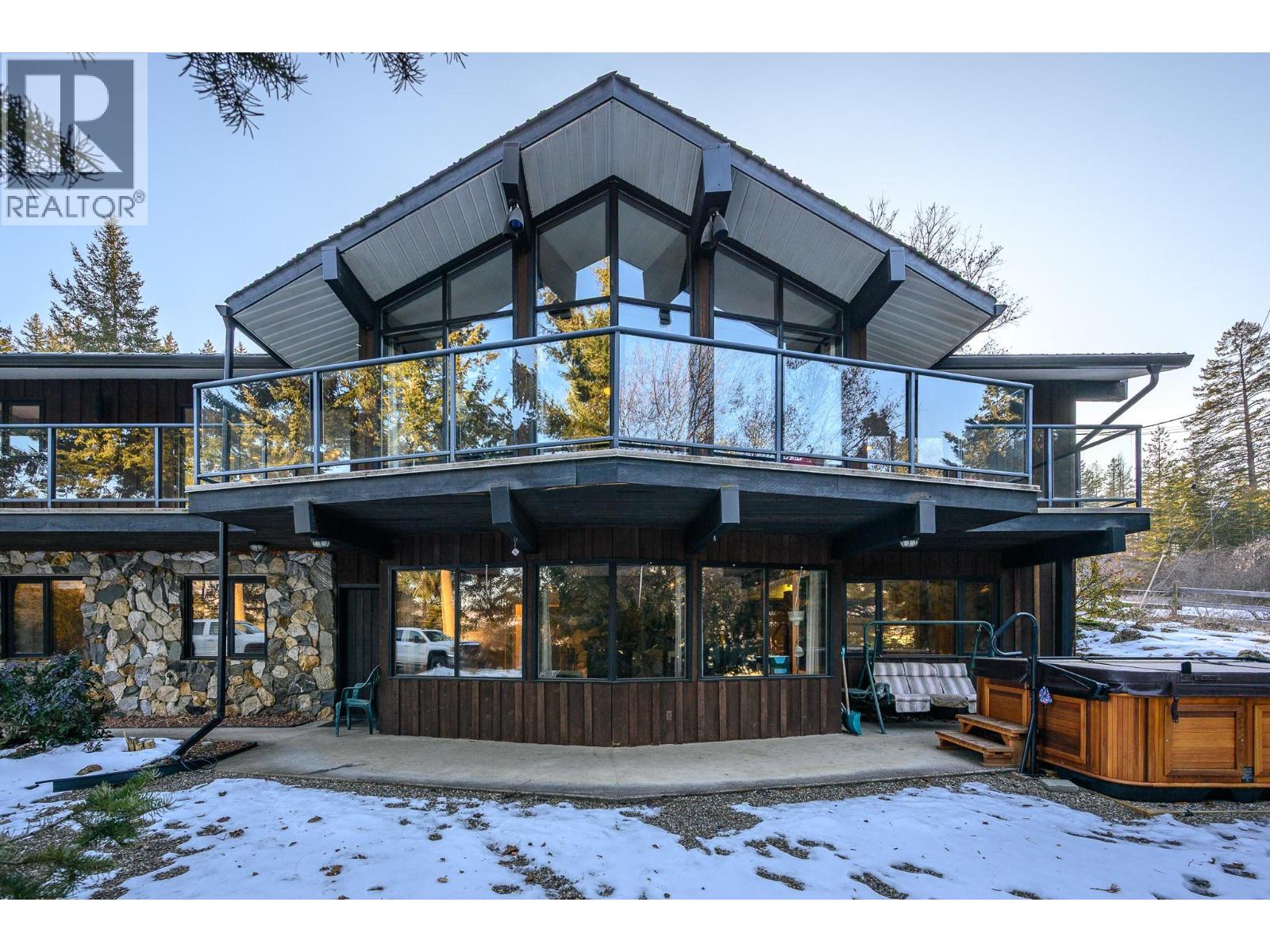 5860 Learmouth Road, Lavington, British Columbia  V1B 3E6 - Photo 6 - 10374014