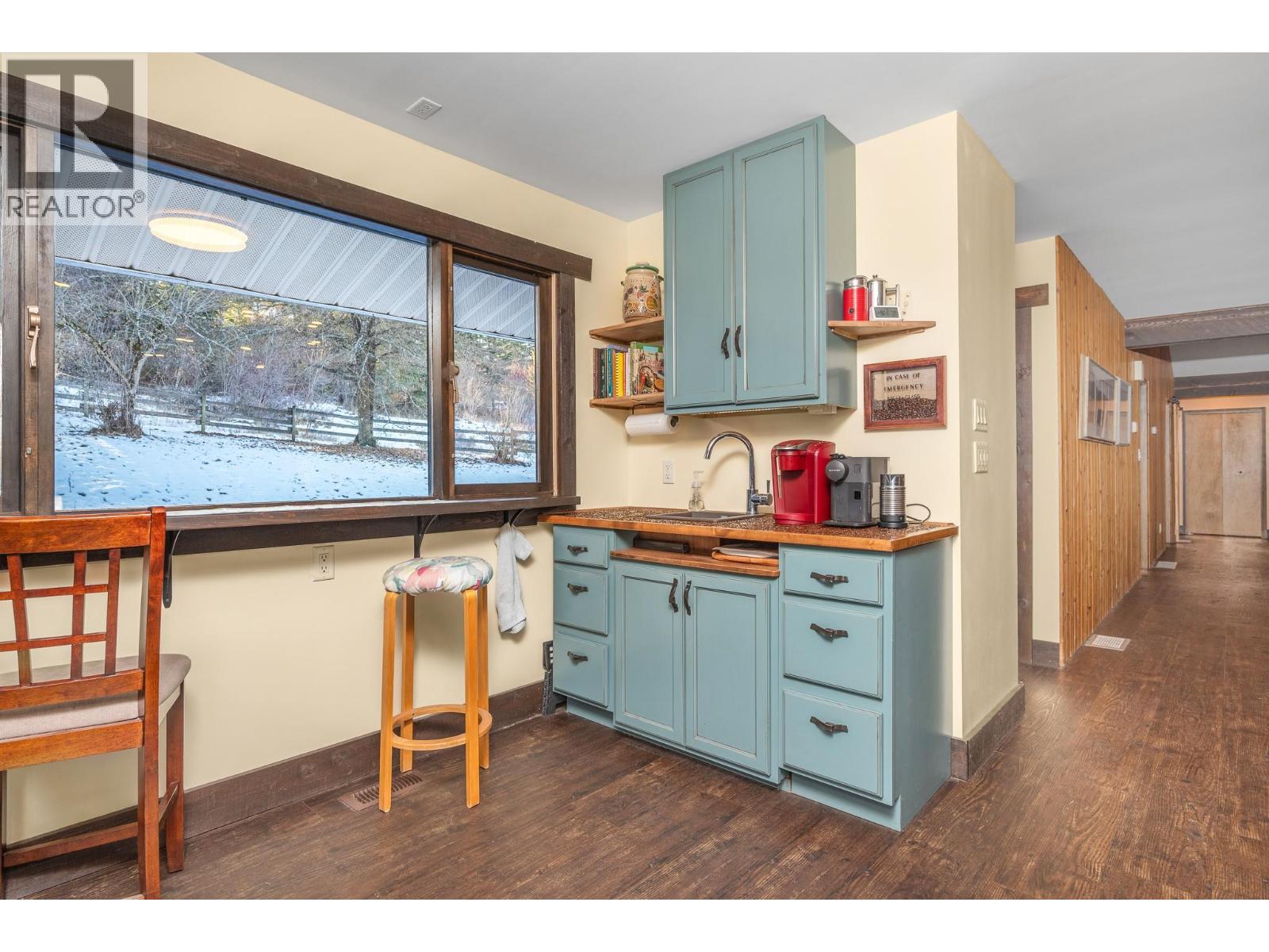 5860 Learmouth Road, Lavington, British Columbia  V1B 3E6 - Photo 13 - 10374014