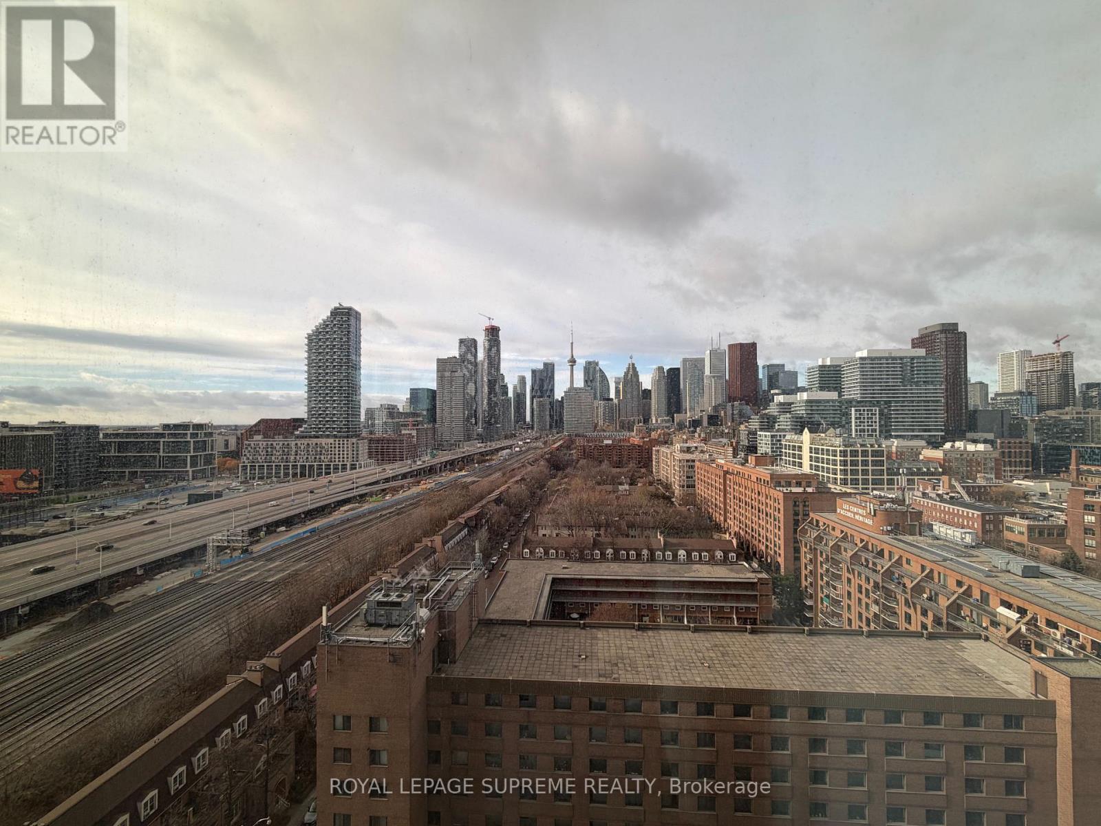 1504 - 35 Parliament Street, Toronto, Ontario  M6P 2T3 - Photo 24 - C12721812