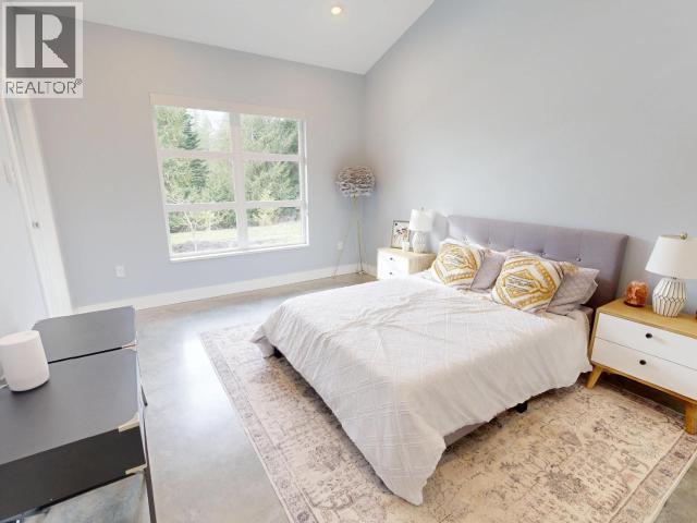 7900 Butler Rd, Powell River, British Columbia   - Photo 33 - 19607