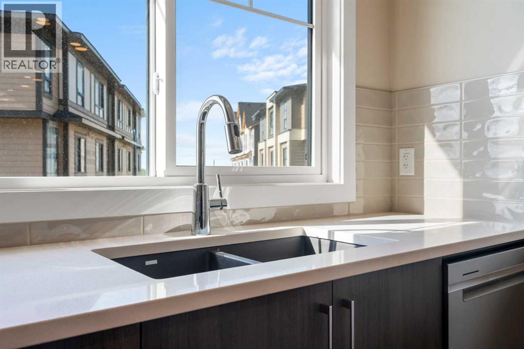 72, 285 Chelsea Court, Chestermere, Alberta  T1X 2W7 - Photo 12 - A2263204