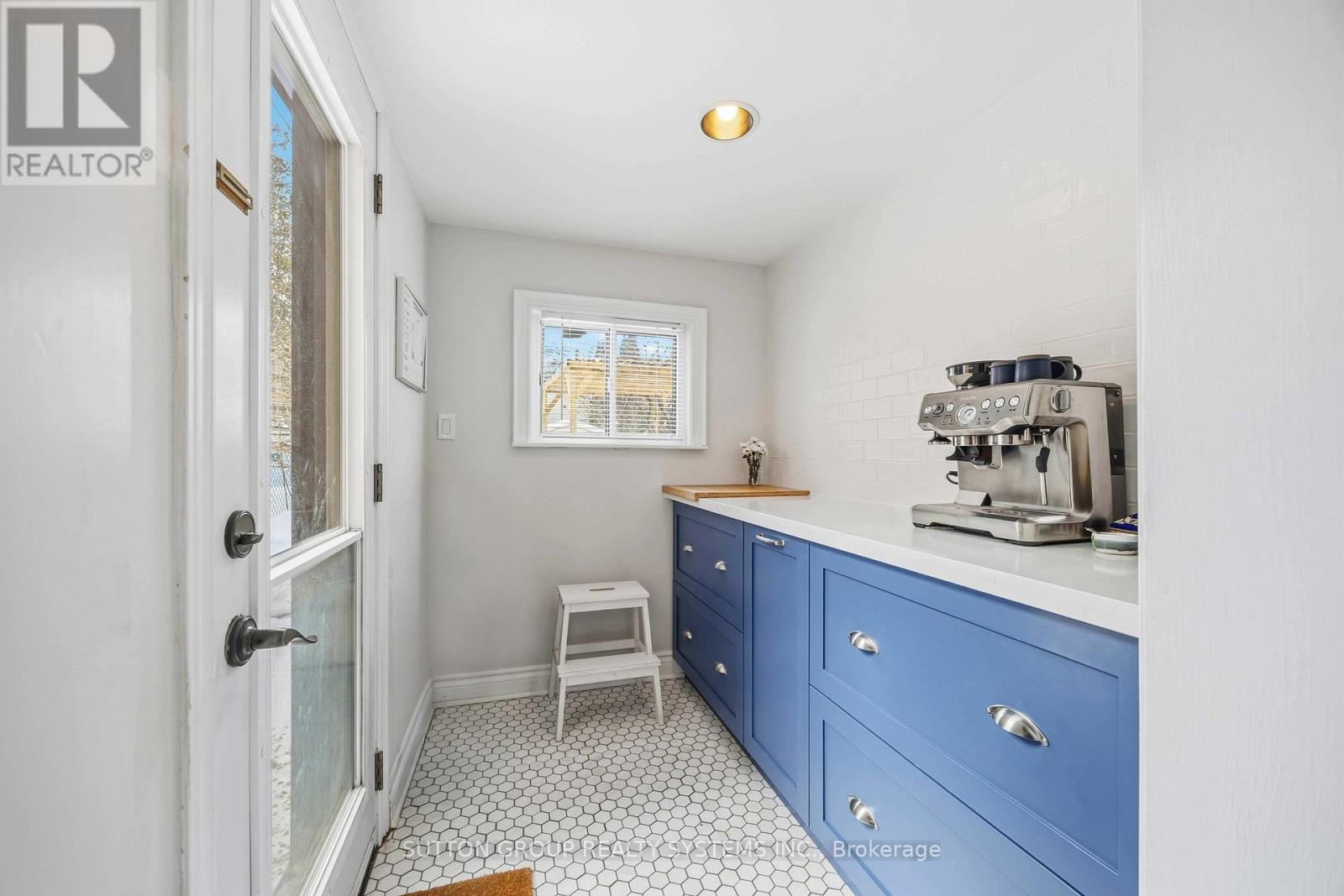 62 Robina Avenue, Toronto, Ontario  M6C 3Y7 - Photo 11 - C12735566