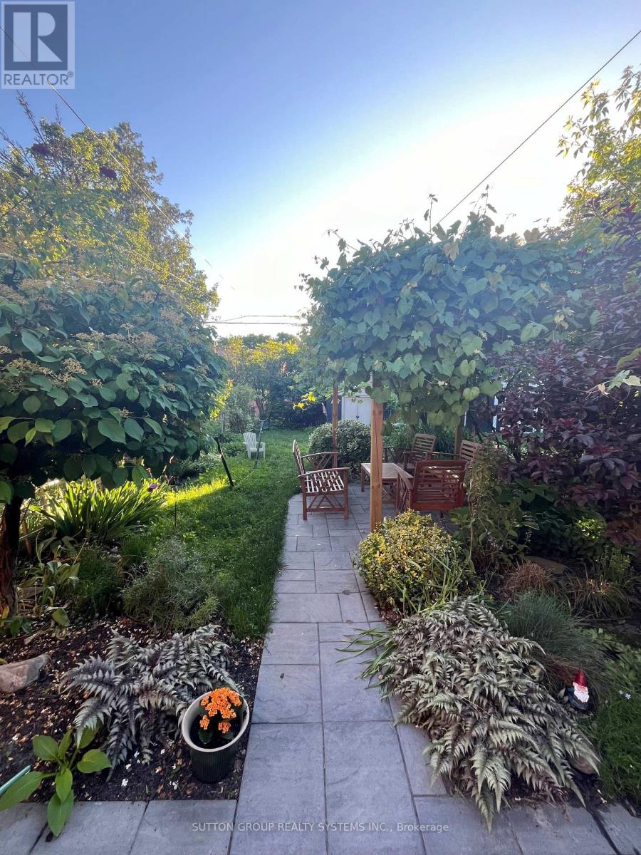 62 Robina Avenue, Toronto, Ontario  M6C 3Y7 - Photo 30 - C12735566