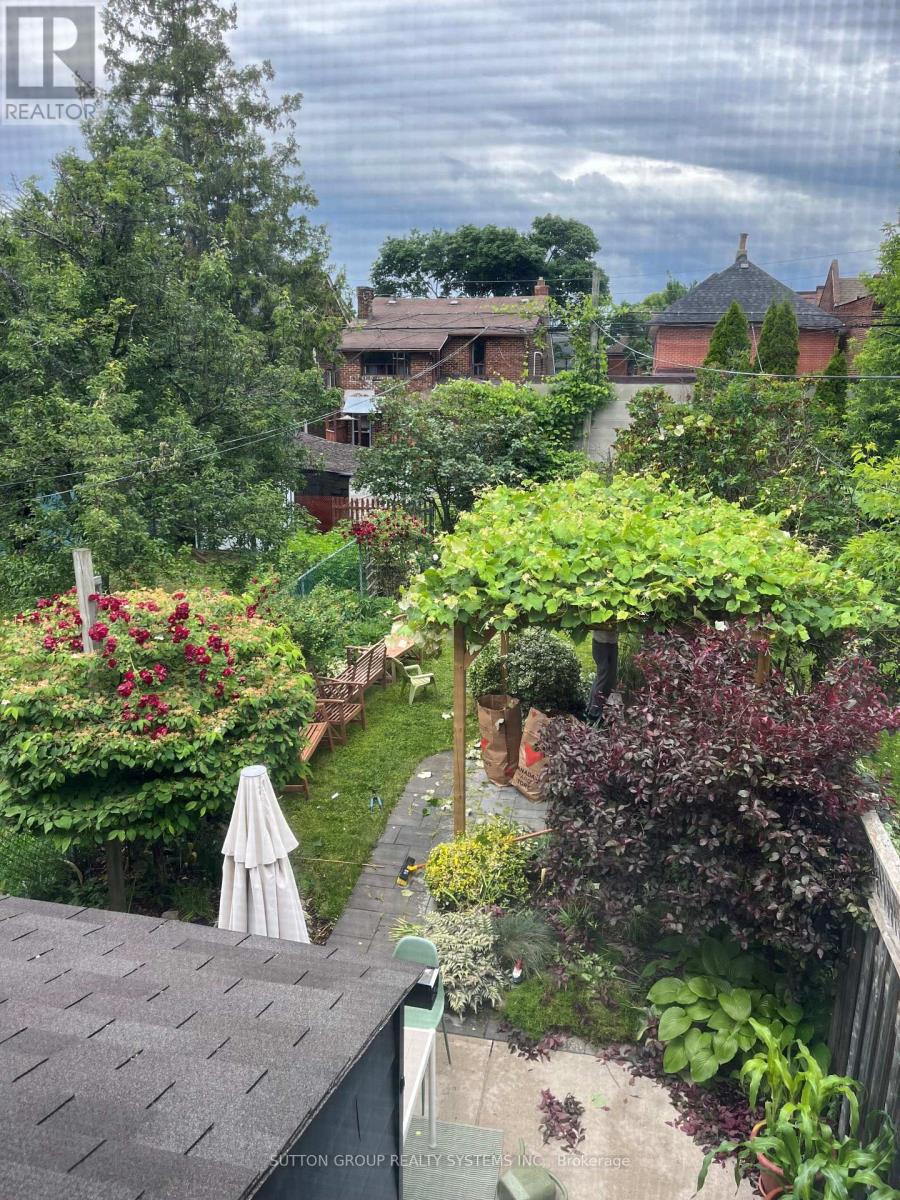 62 Robina Avenue, Toronto, Ontario  M6C 3Y7 - Photo 31 - C12735566