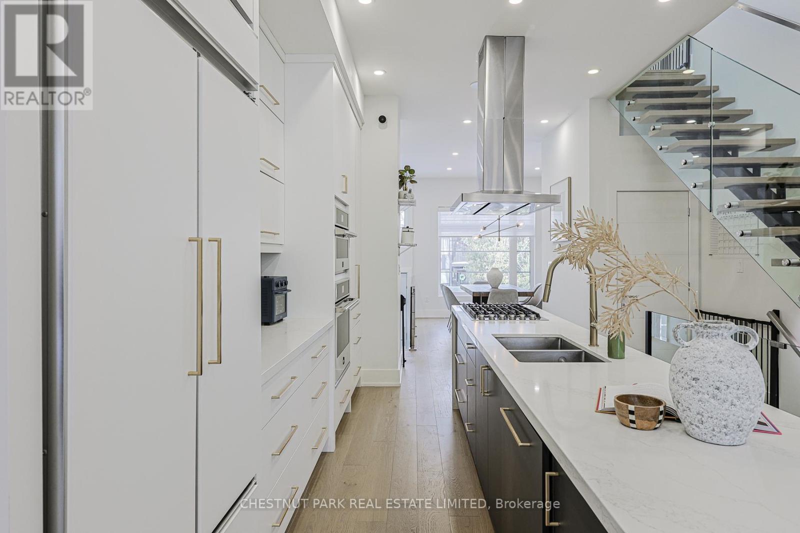 599 Soudan Avenue, Toronto, Ontario  M4S 1X1 - Photo 10 - C12735590