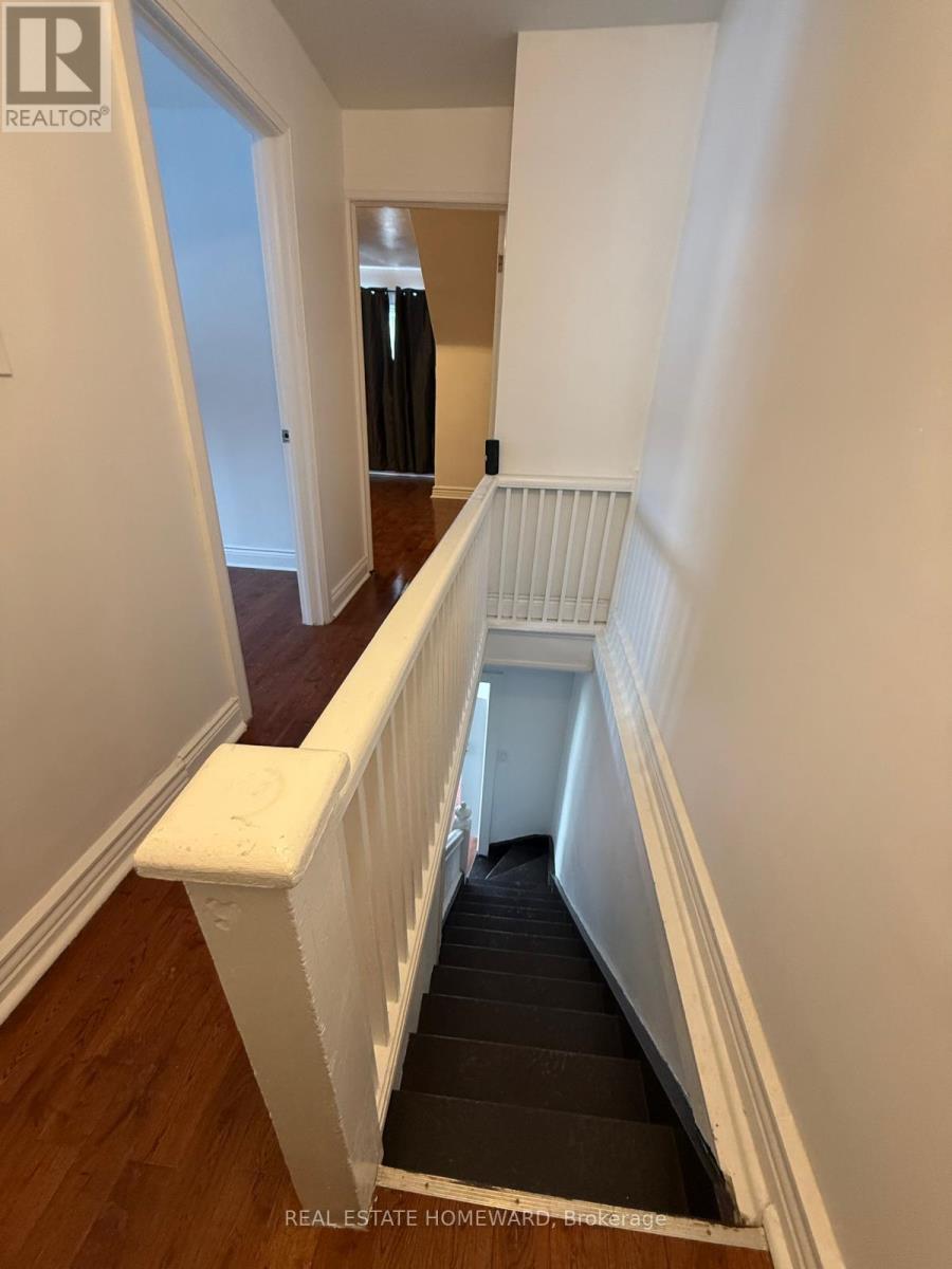 Upper - 1234 Gerrard Street E, Toronto, Ontario  M4L 1Y6 - Photo 9 - E12735656