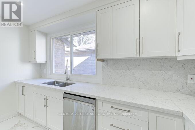 187 Currey Crescent, Newmarket, Ontario  L3Y 5M7 - Photo 14 - N12735564