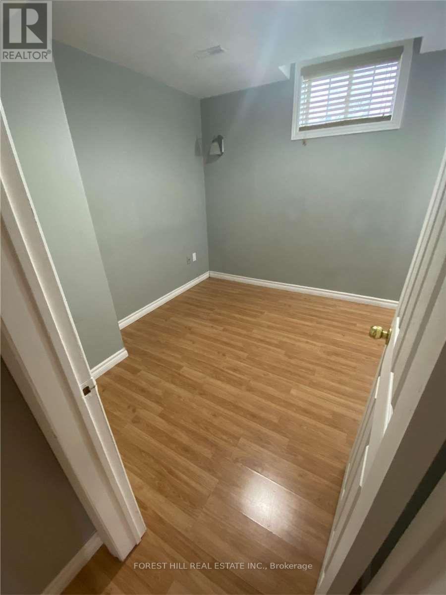 Lower - 34 Violet Street, Barrie, Ontario  L4N 9N2 - Photo 10 - S12735574