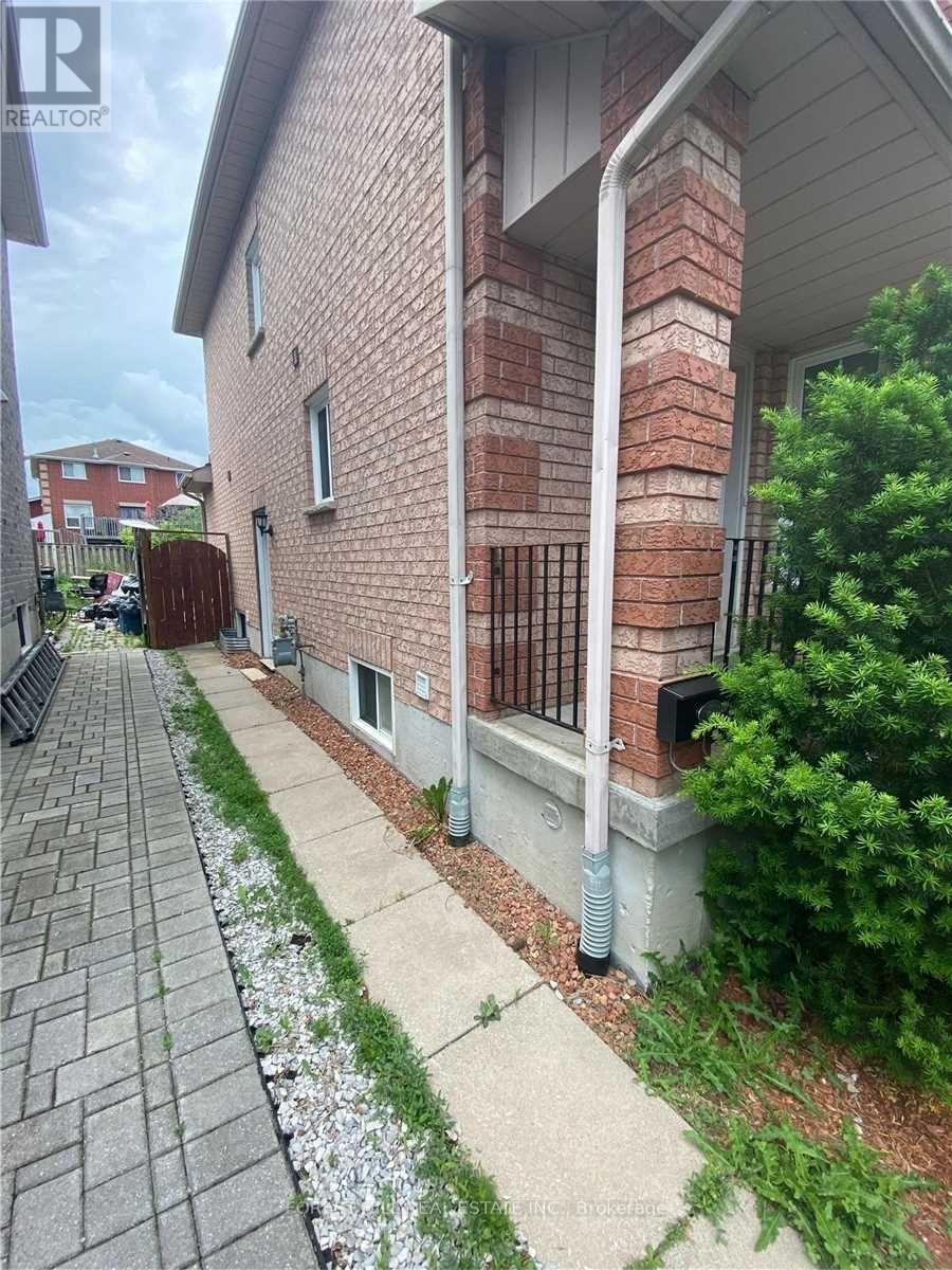 Lower - 34 Violet Street, Barrie, Ontario  L4N 9N2 - Photo 2 - S12735574