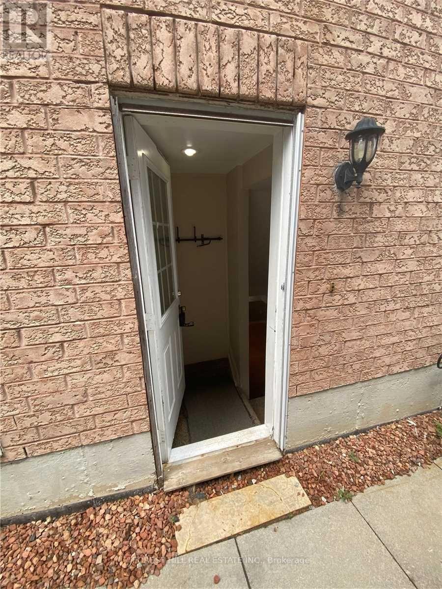 Lower - 34 Violet Street, Barrie, Ontario  L4N 9N2 - Photo 3 - S12735574