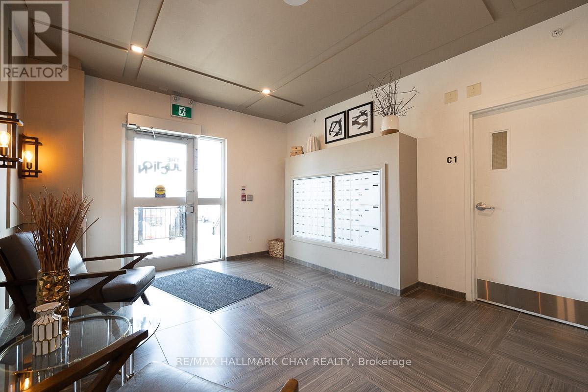 402 - 299 Cundles Road E, Barrie, Ontario  L4M 0K9 - Photo 3 - S12735644