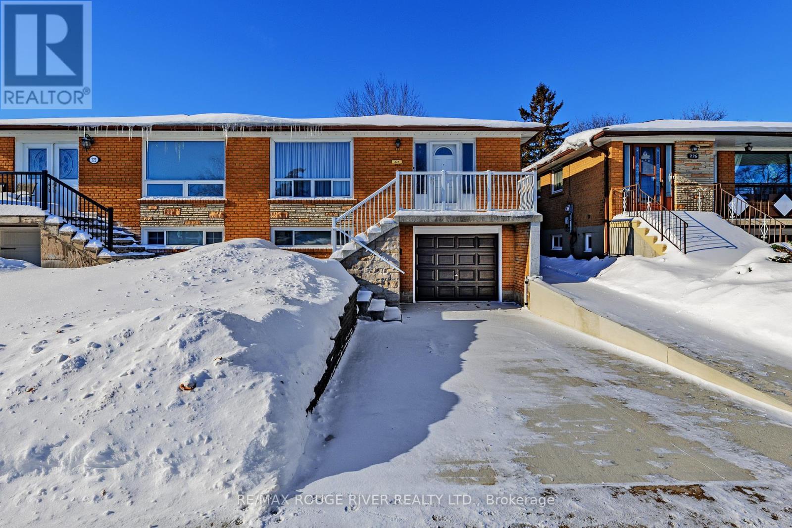 224 Fairglen Avenue, Toronto, Ontario  M1W 1B1 - Photo 4 - E12734896