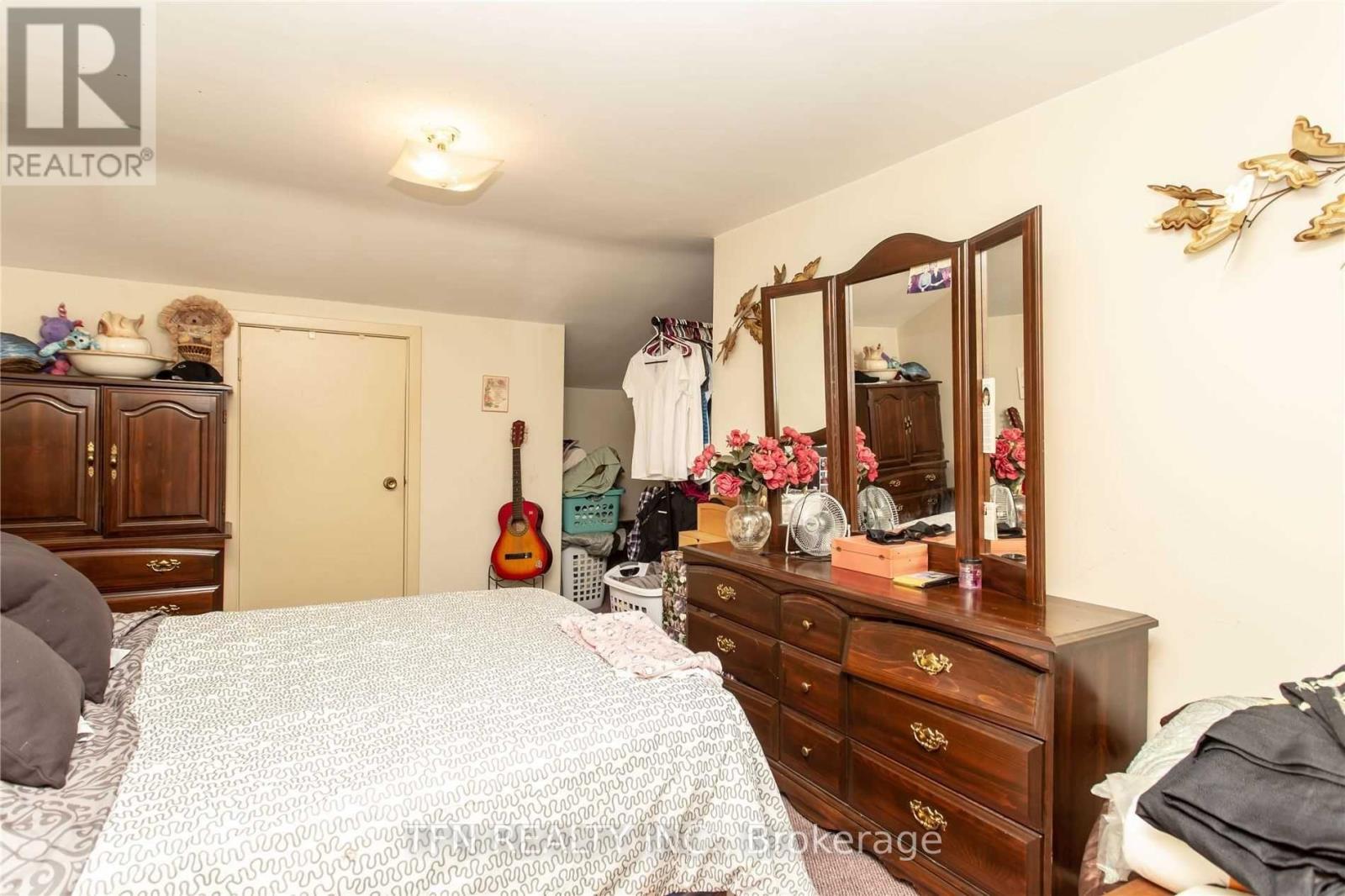 135-137 Queenston Street, St. Catharines, Ontario  L2R 2Z8 - Photo 24 - X12724628