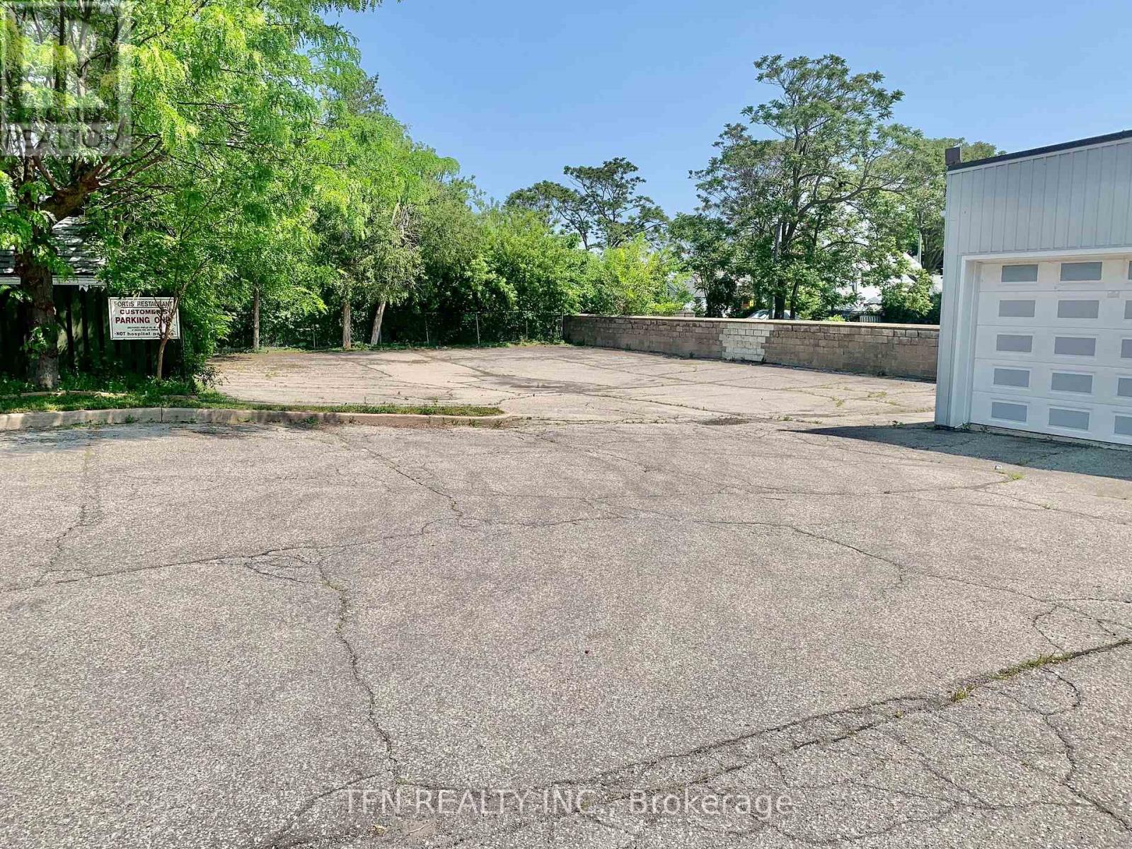 135-137 Queenston Street, St. Catharines, Ontario  L2R 2Z8 - Photo 13 - X12724628