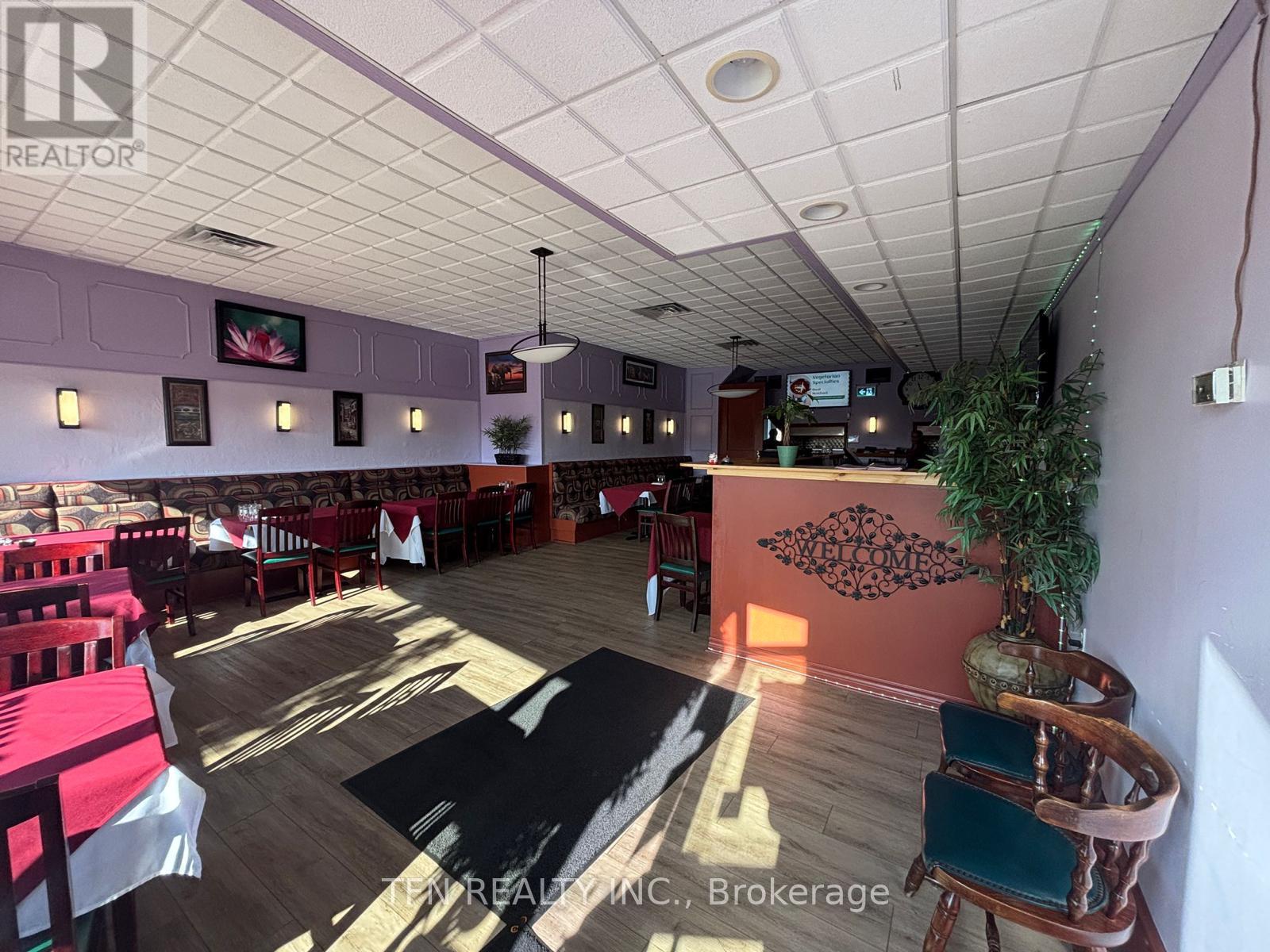 135-137 Queenston Street, St. Catharines, Ontario  L2R 2Z8 - Photo 11 - X12724628