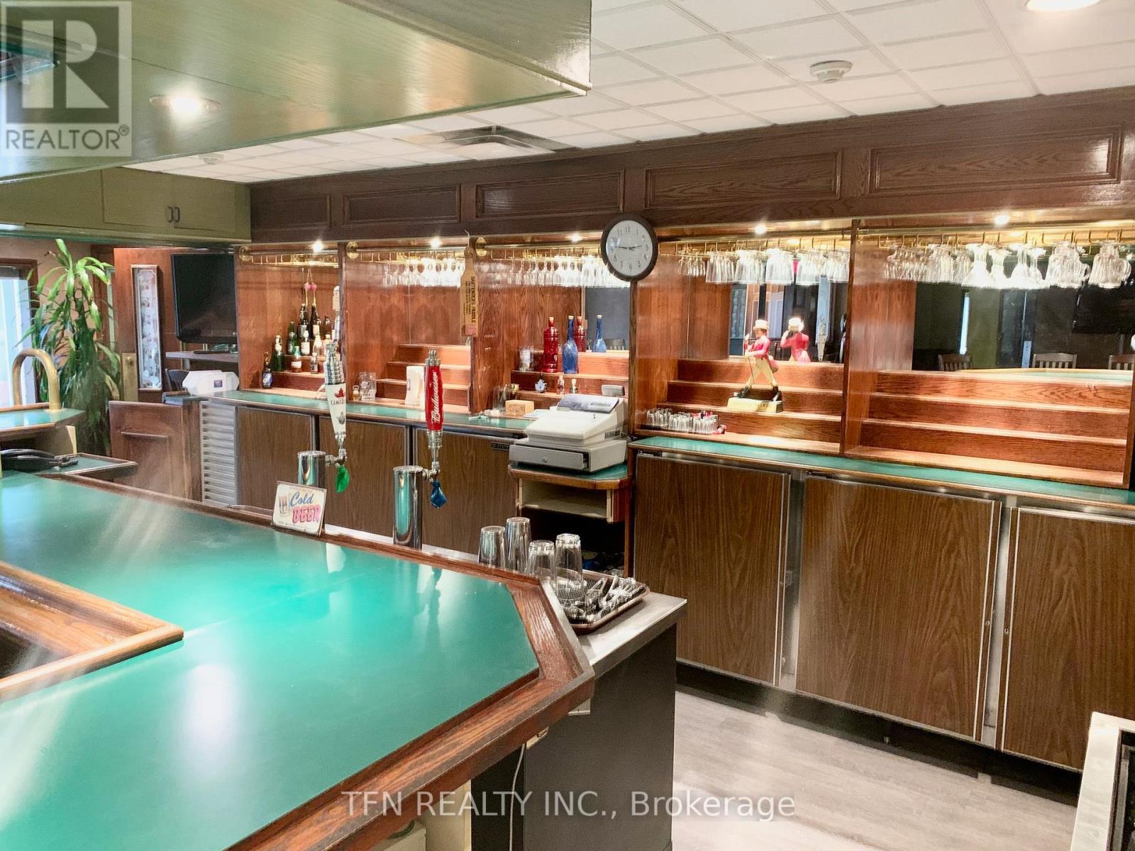 135-137 Queenston Street, St. Catharines, Ontario  L2R 2Z8 - Photo 6 - X12724628