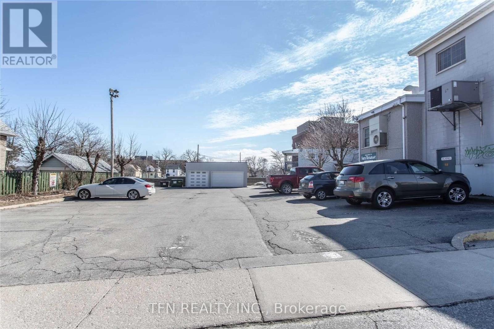 135-137 Queenston Street, St. Catharines, Ontario  L2R 2Z8 - Photo 35 - X12724628