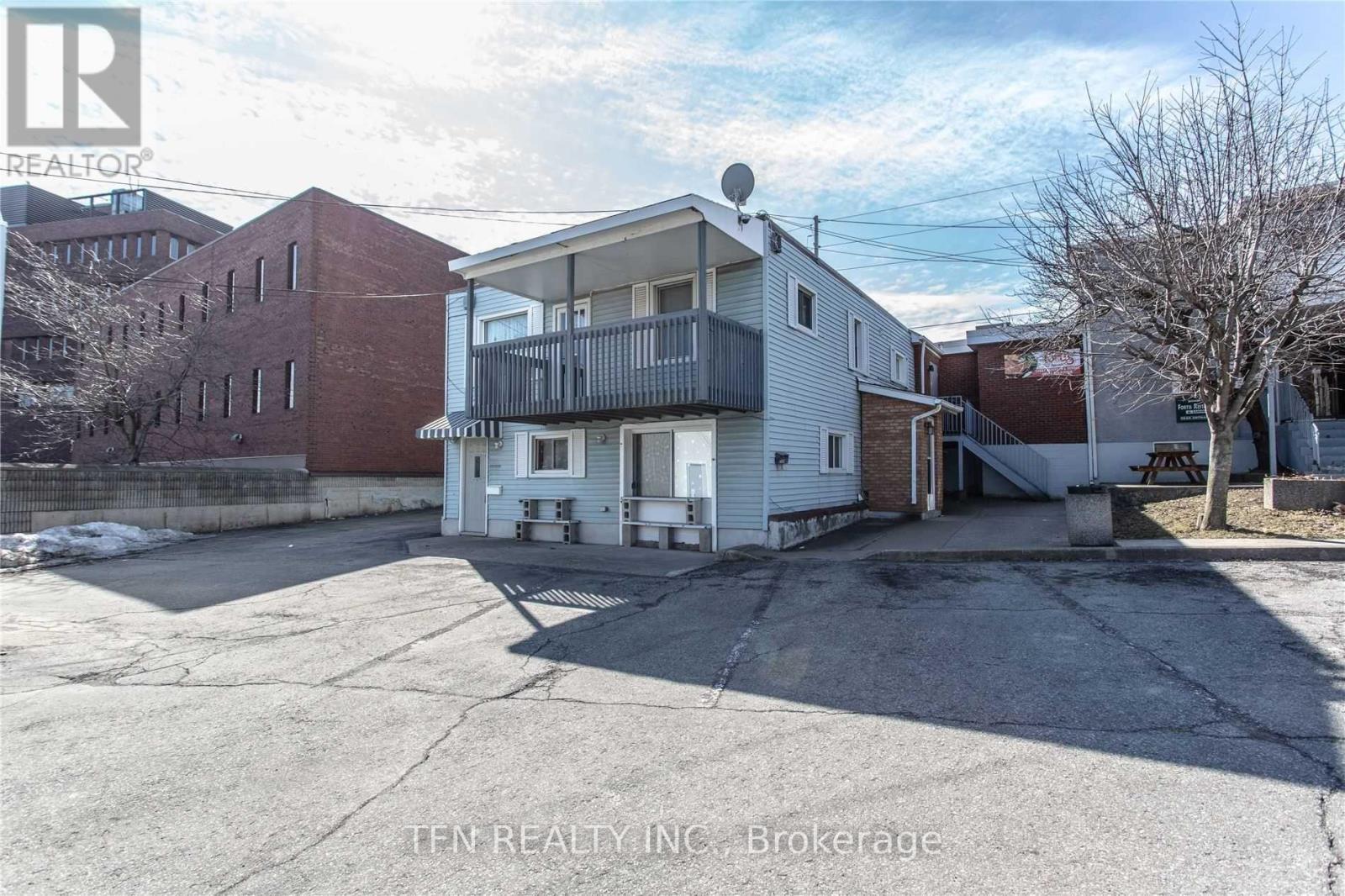 135-137 Queenston Street, St. Catharines, Ontario  L2R 2Z8 - Photo 30 - X12724628