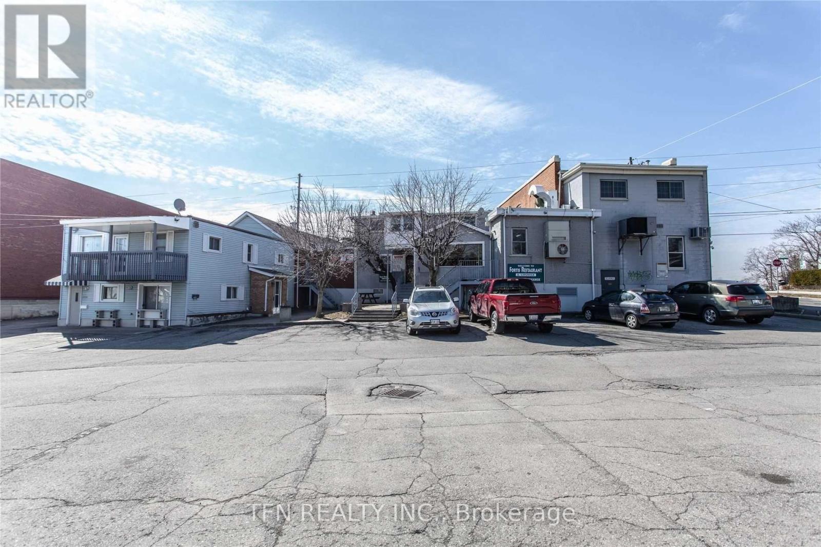 135-137 Queenston Street, St. Catharines, Ontario  L2R 2Z8 - Photo 34 - X12724628
