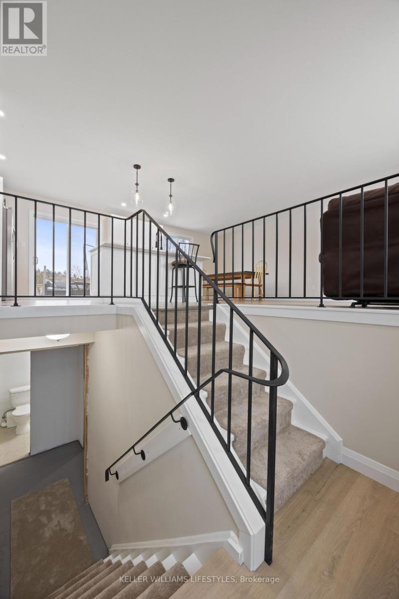 18 Hawthorn Crescent, North Middlesex, Ontario  N0M 1A0 - Photo 10 - X12605254