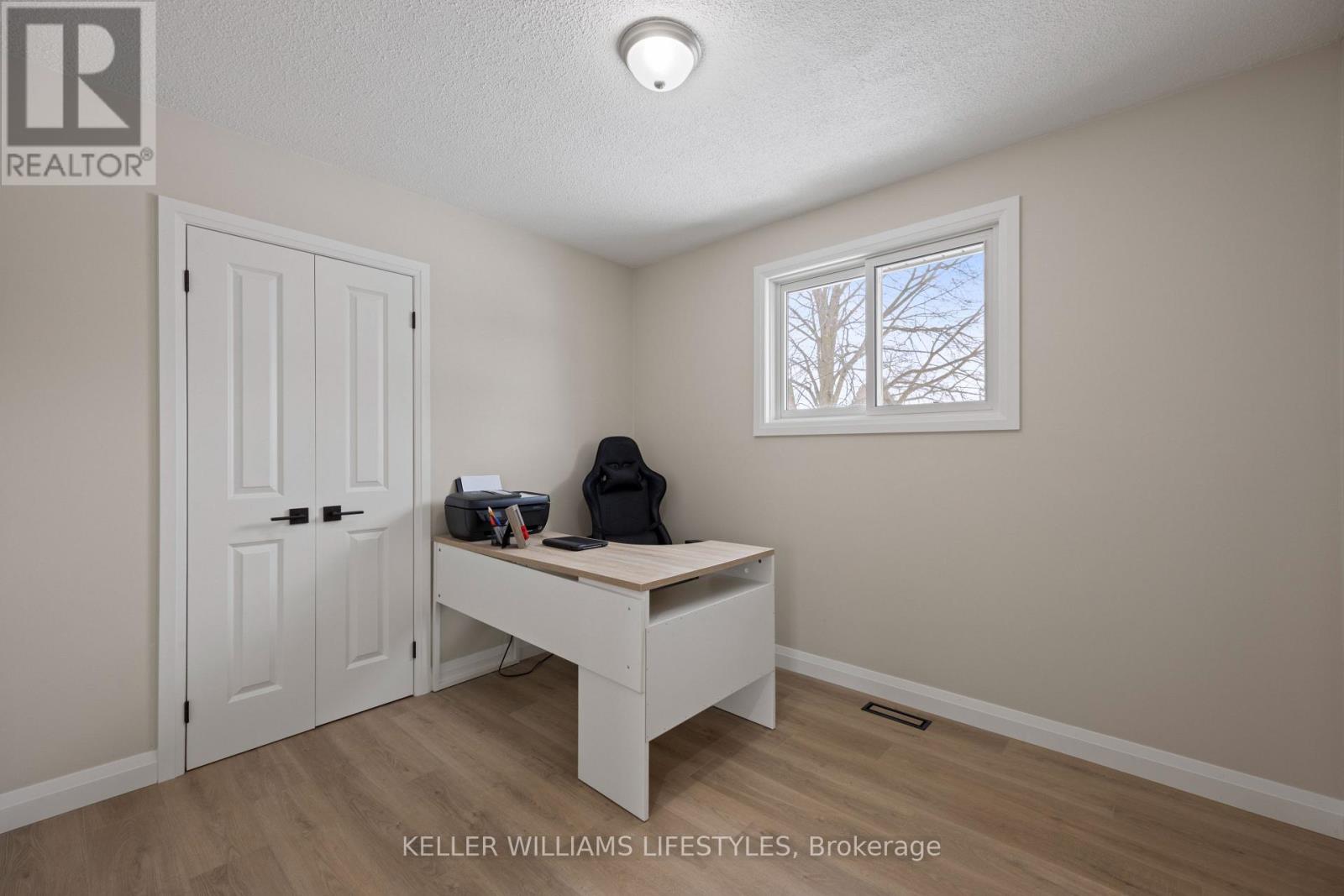 18 Hawthorn Crescent, North Middlesex, Ontario  N0M 1A0 - Photo 23 - X12605254