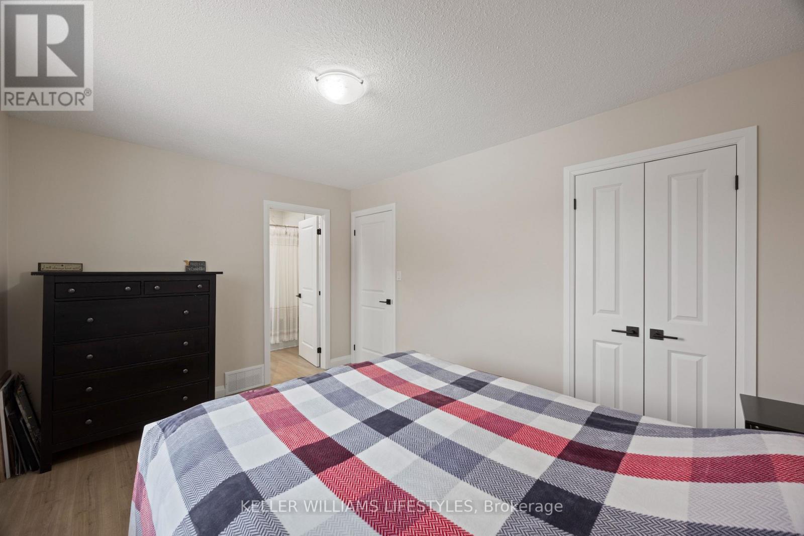 18 Hawthorn Crescent, North Middlesex, Ontario  N0M 1A0 - Photo 20 - X12605254